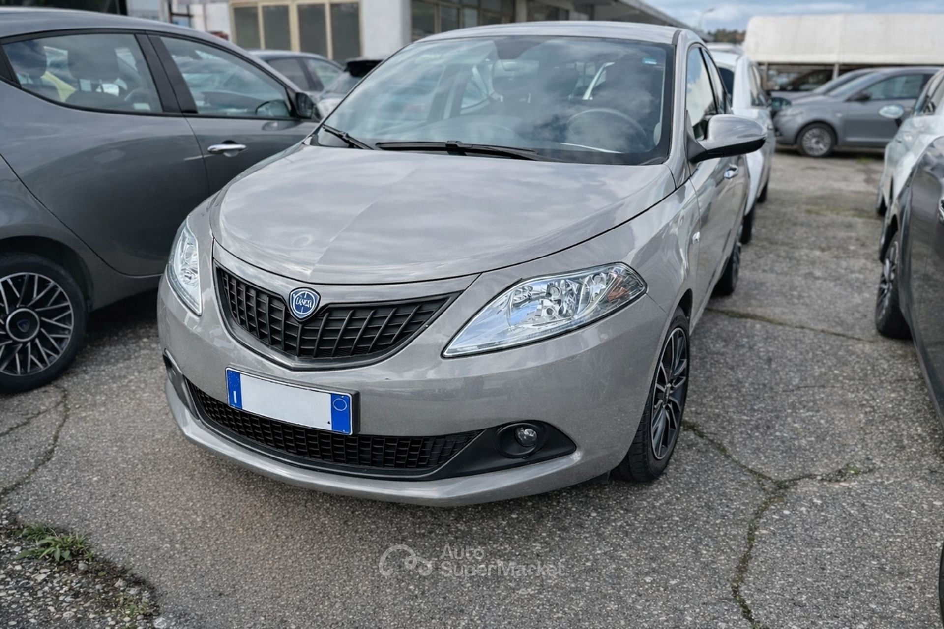 Lancia Ypsilon