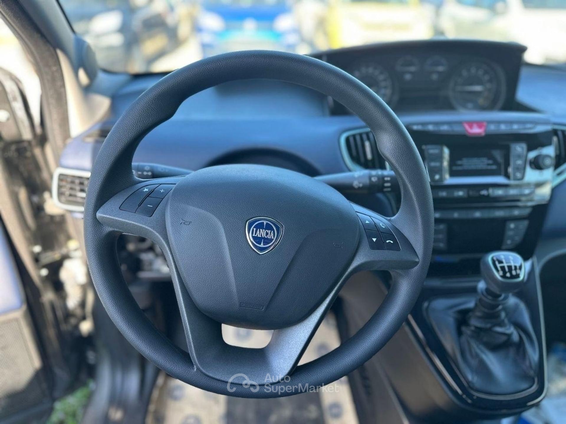 Lancia Ypsilon
