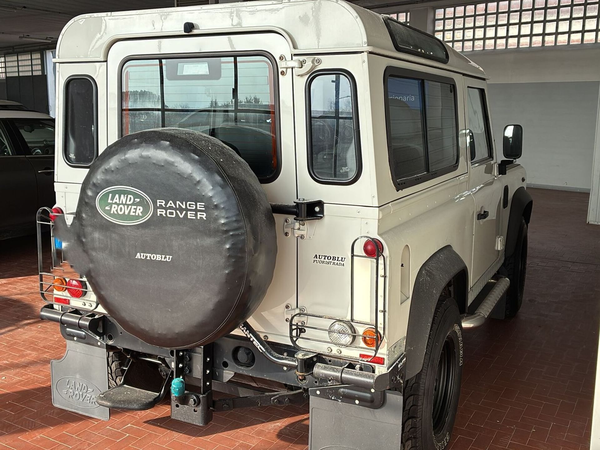 Land Rover Defender