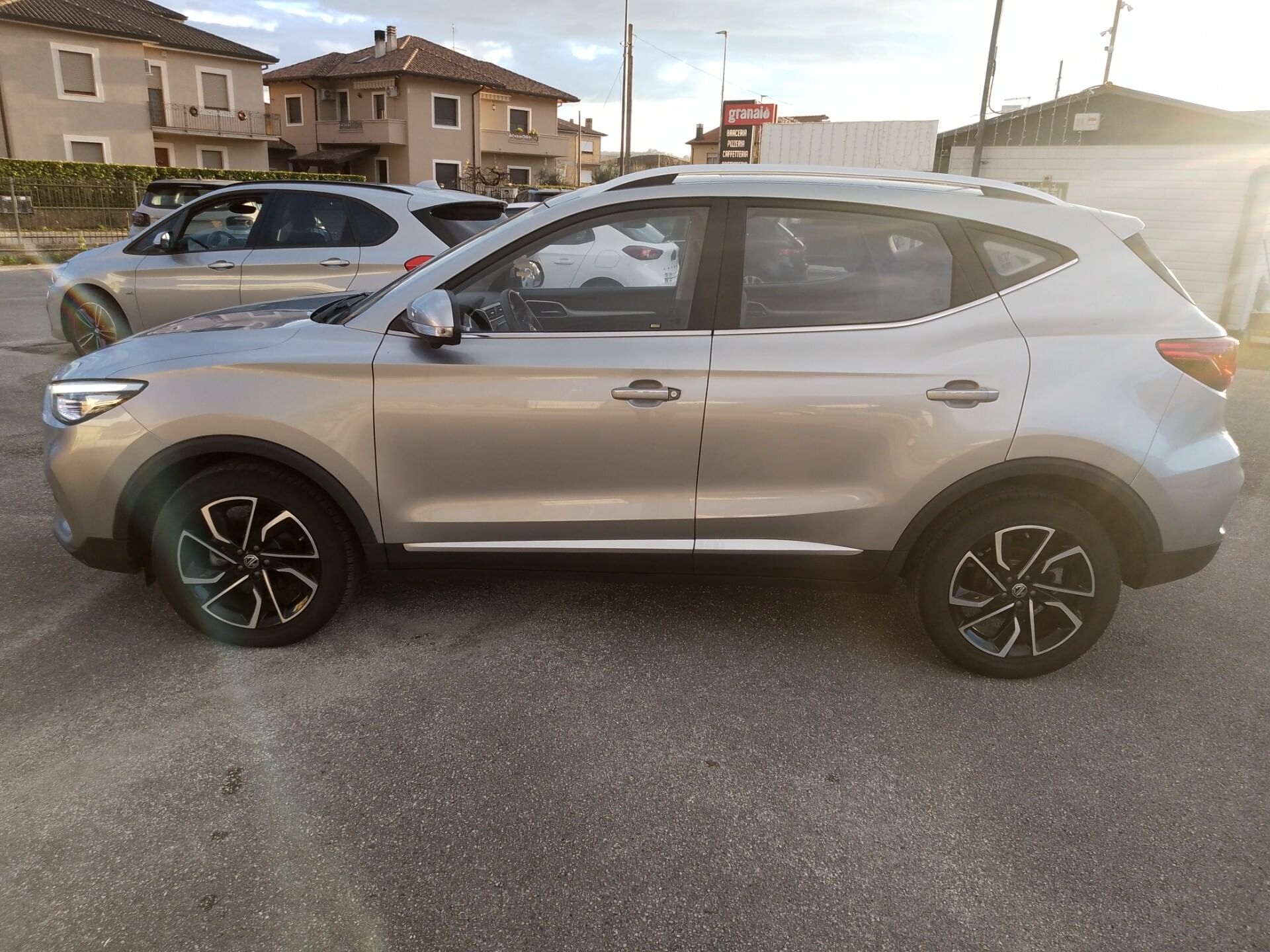 MG ZS