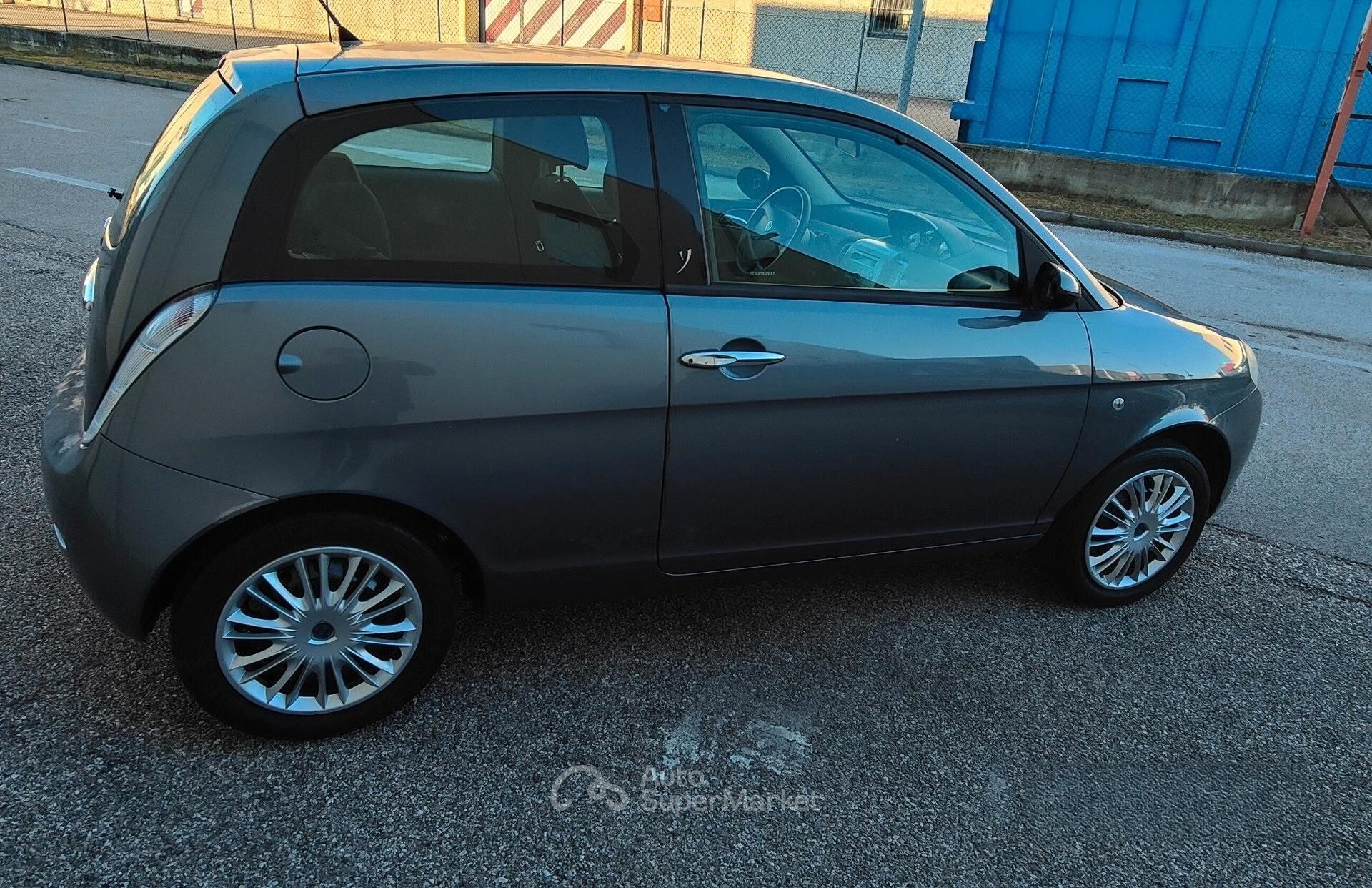Lancia Ypsilon 1.2 Oro