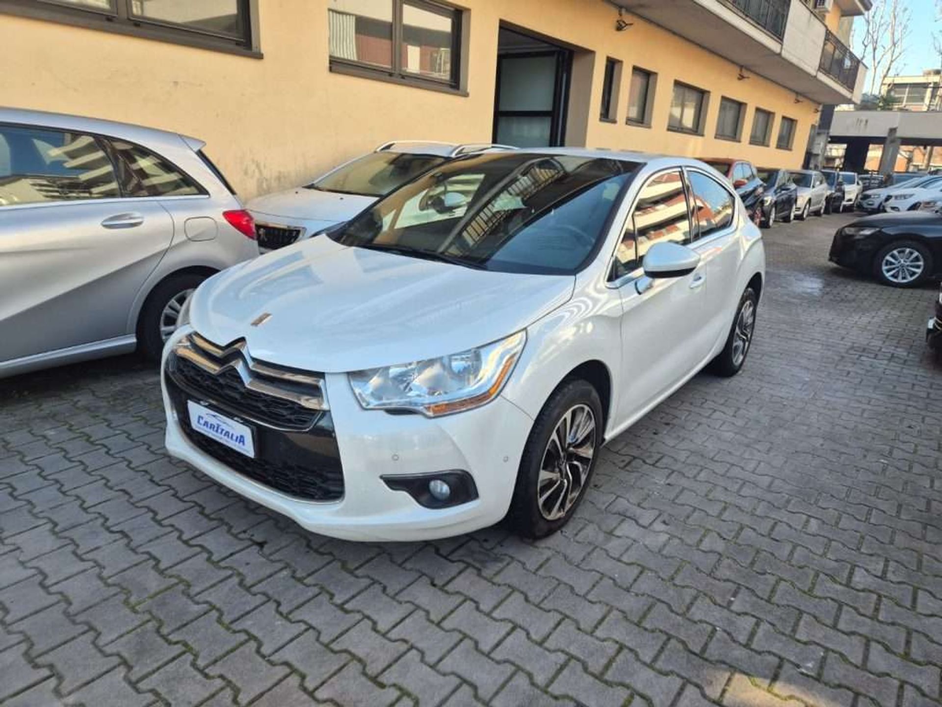 DS Automobiles DS 4