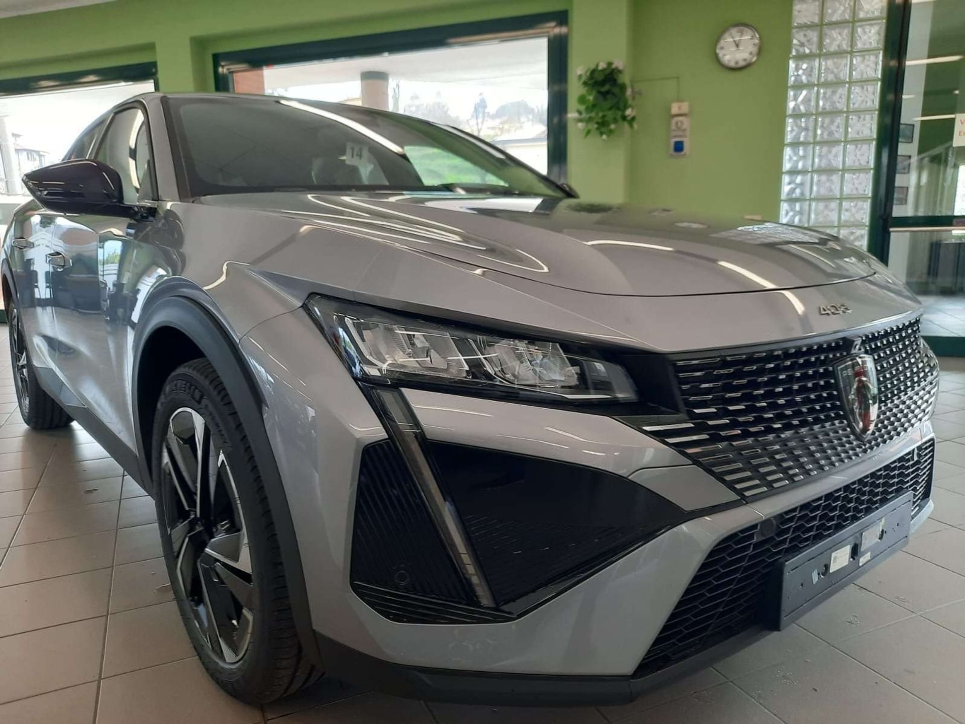 Peugeot 408