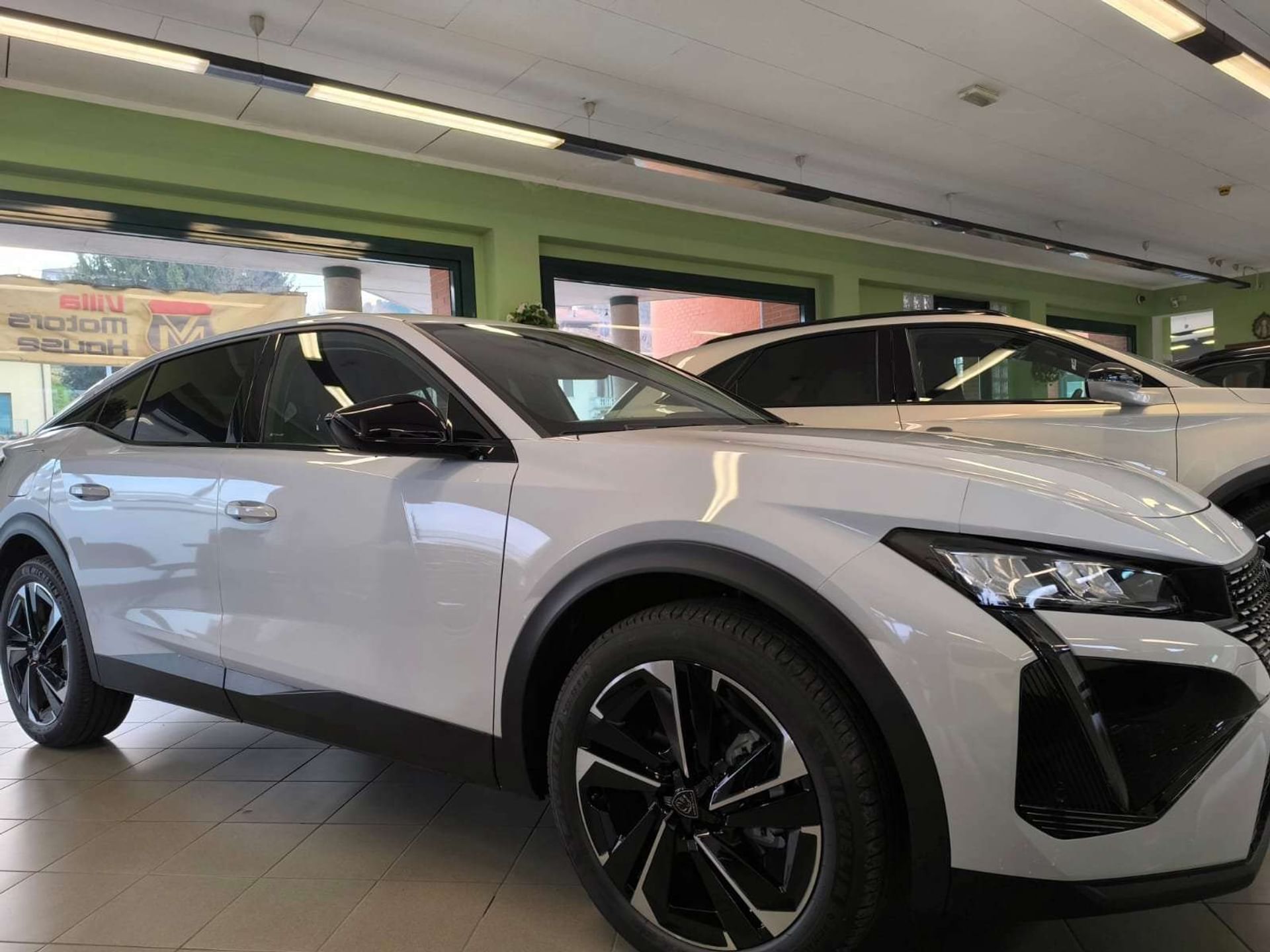 Peugeot 408