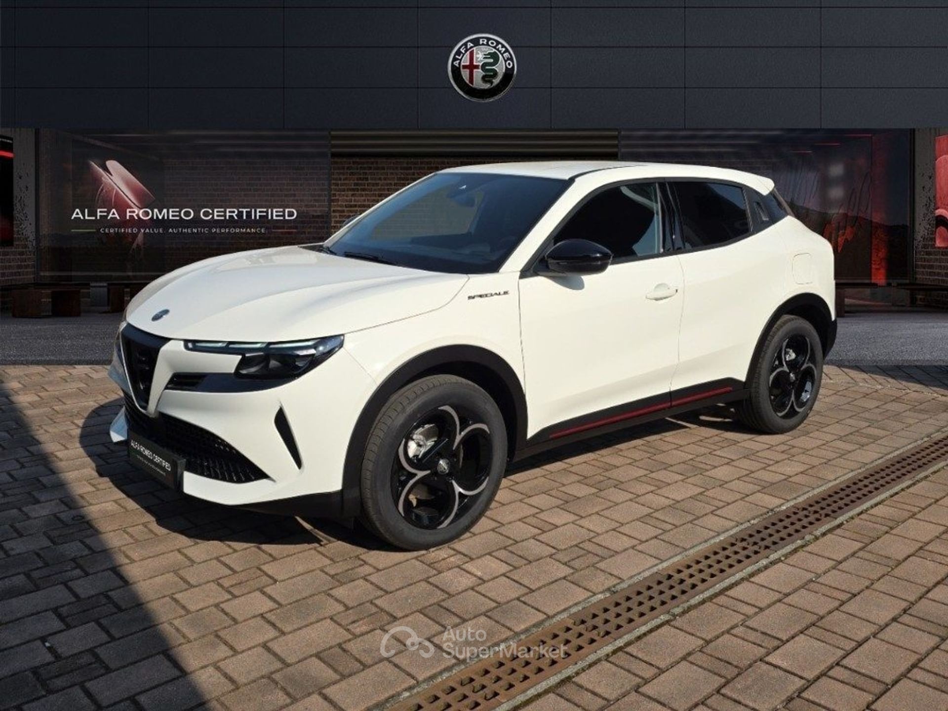Alfa Romeo Junior 1200 HYBRID 136CV AUT SPECIALE Nuova Ibrida Benzina ...