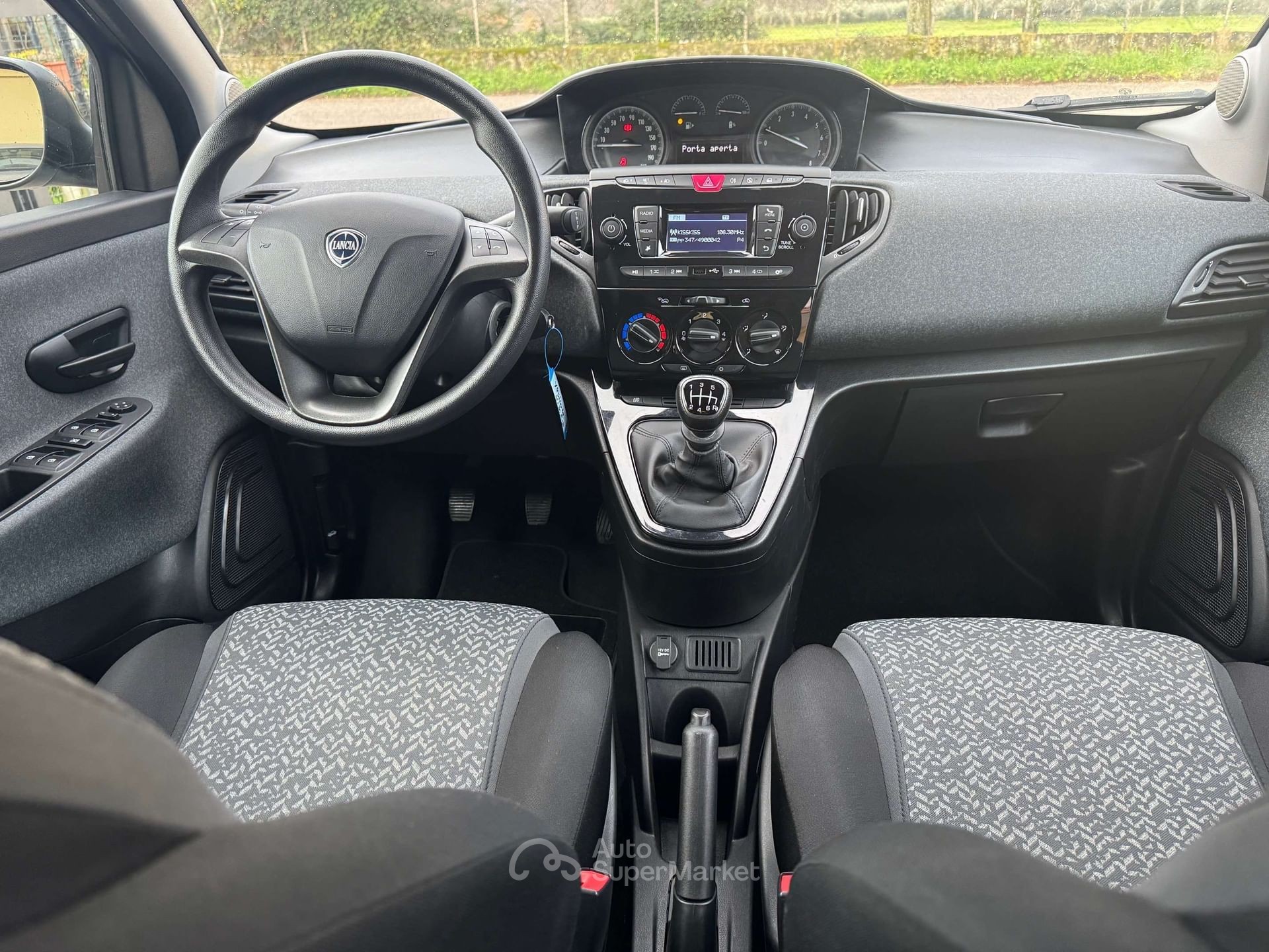 Lancia Ypsilon