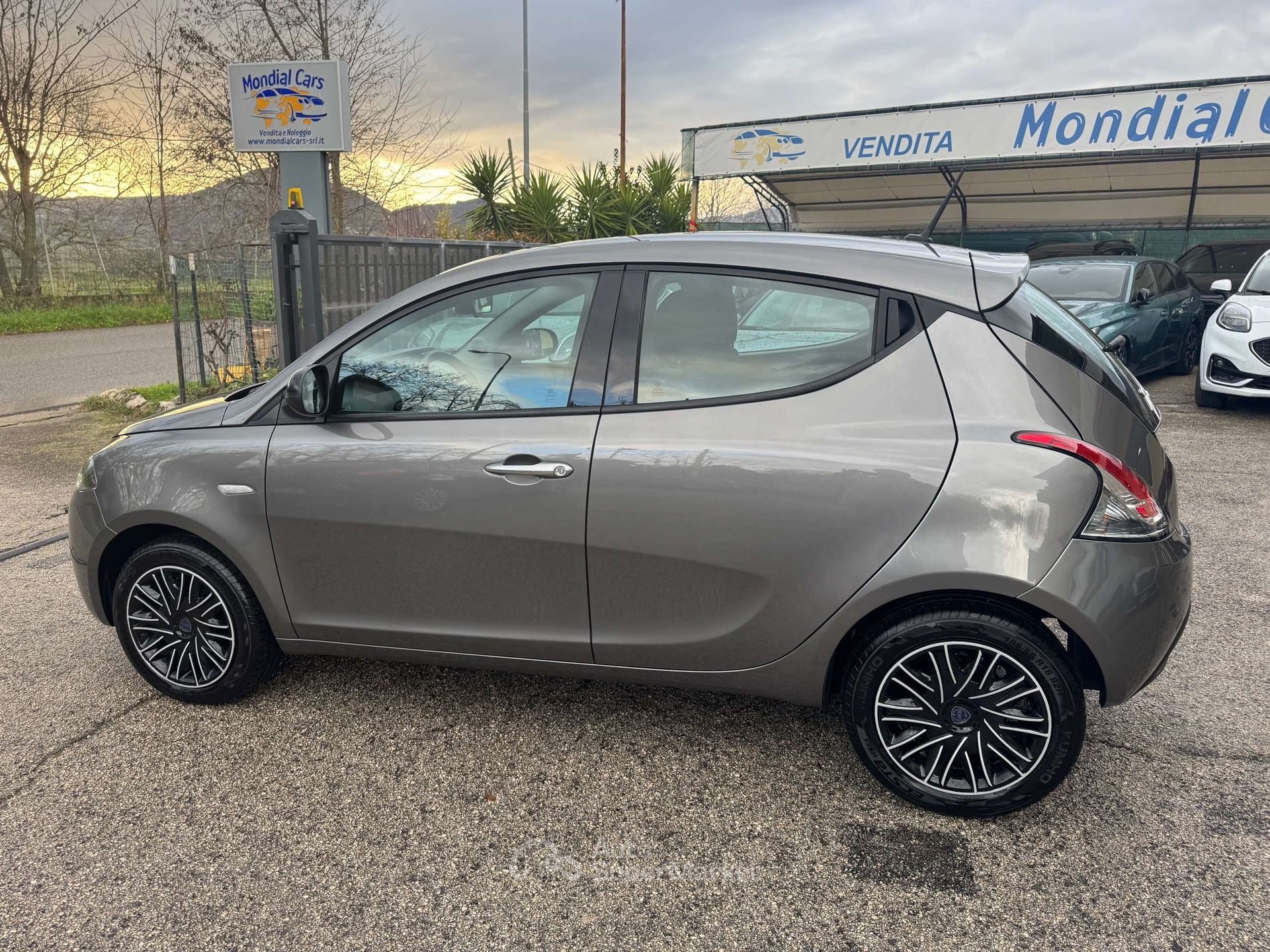 Lancia Ypsilon