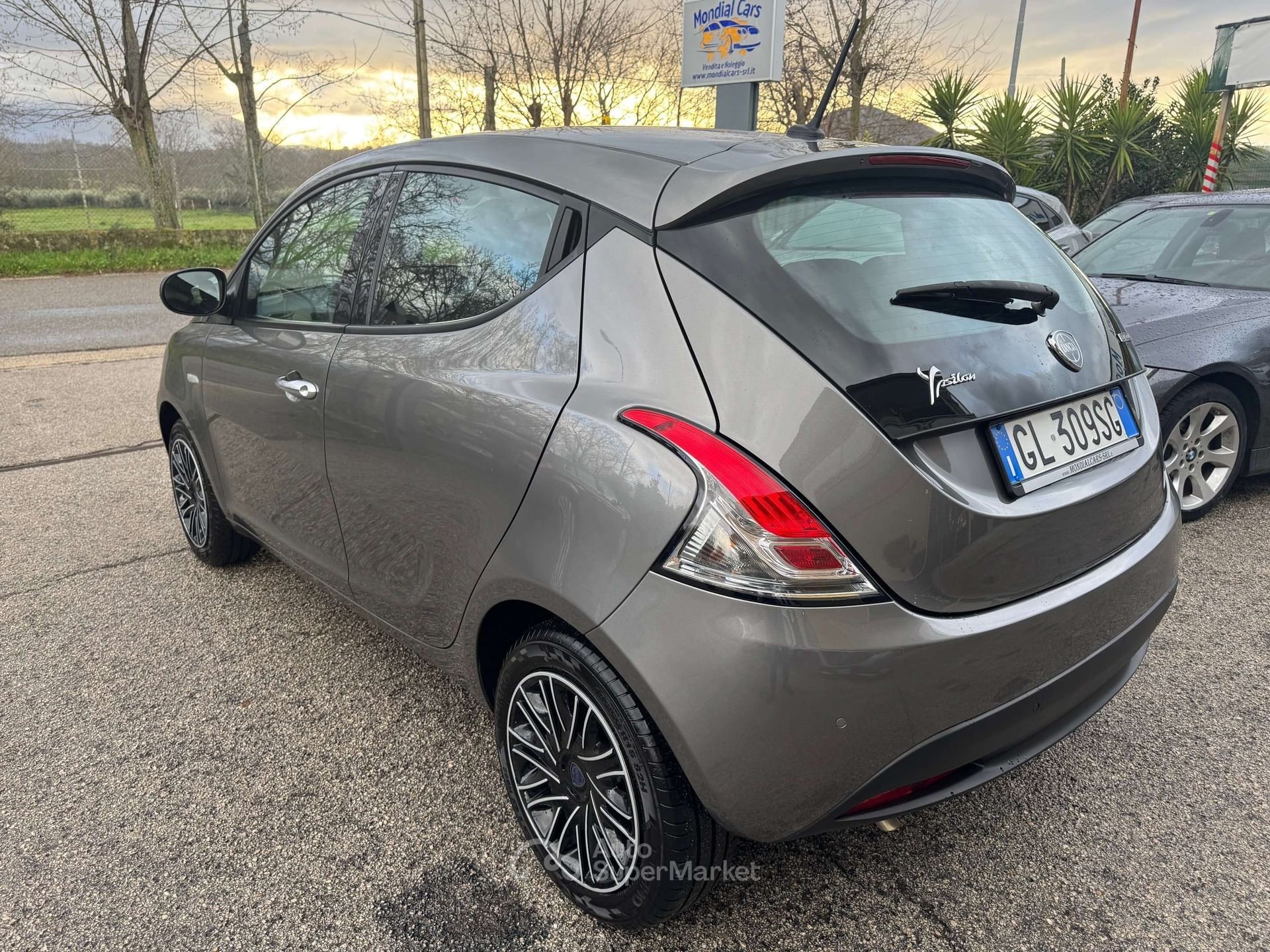 Lancia Ypsilon