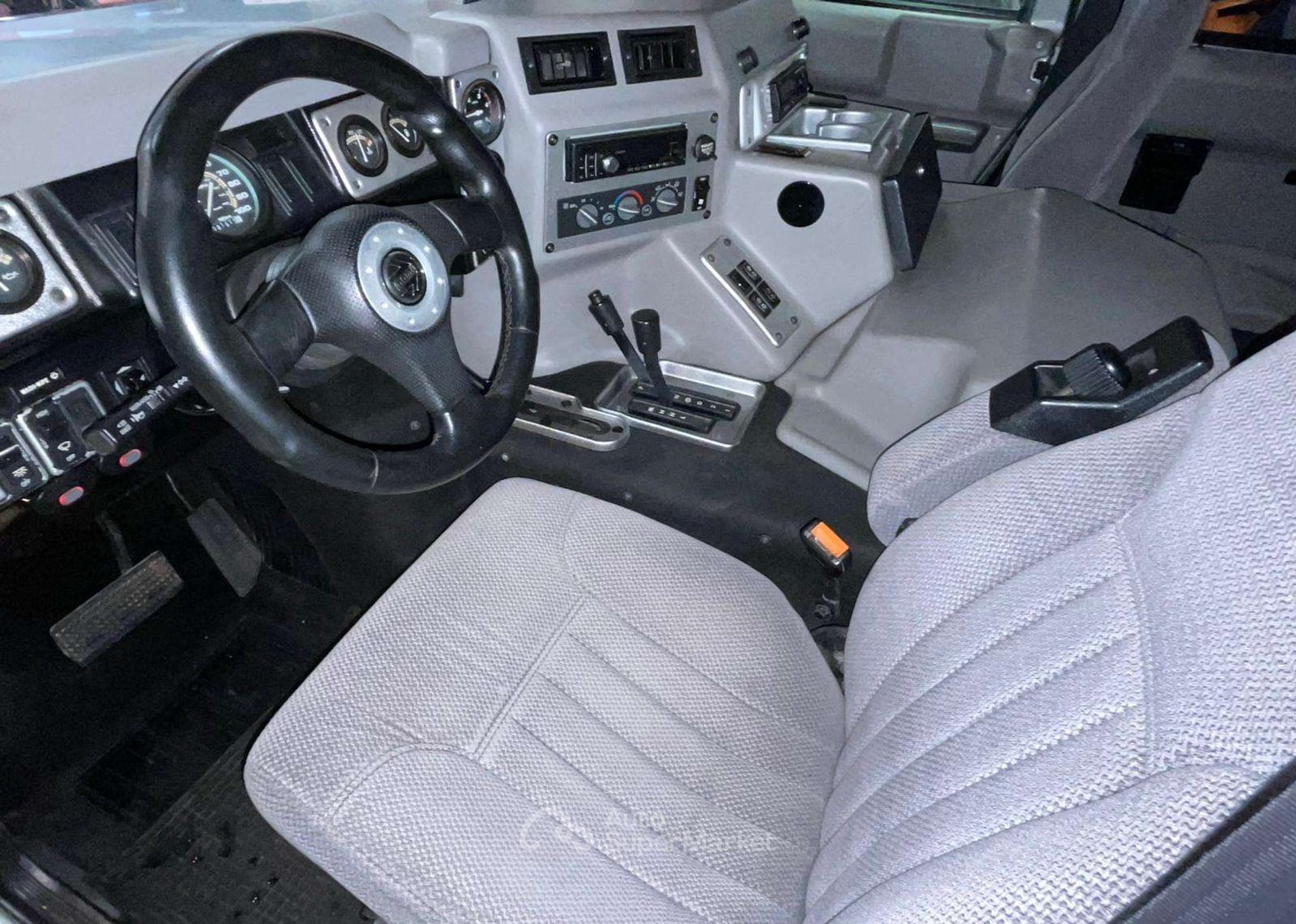 Hummer H1