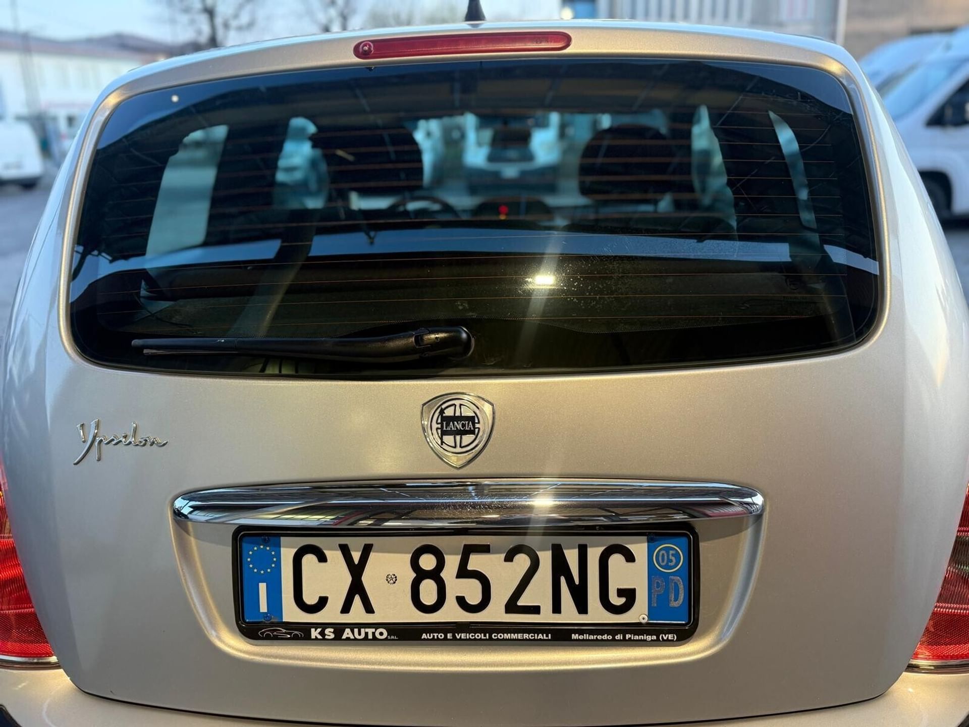 Lancia Ypsilon