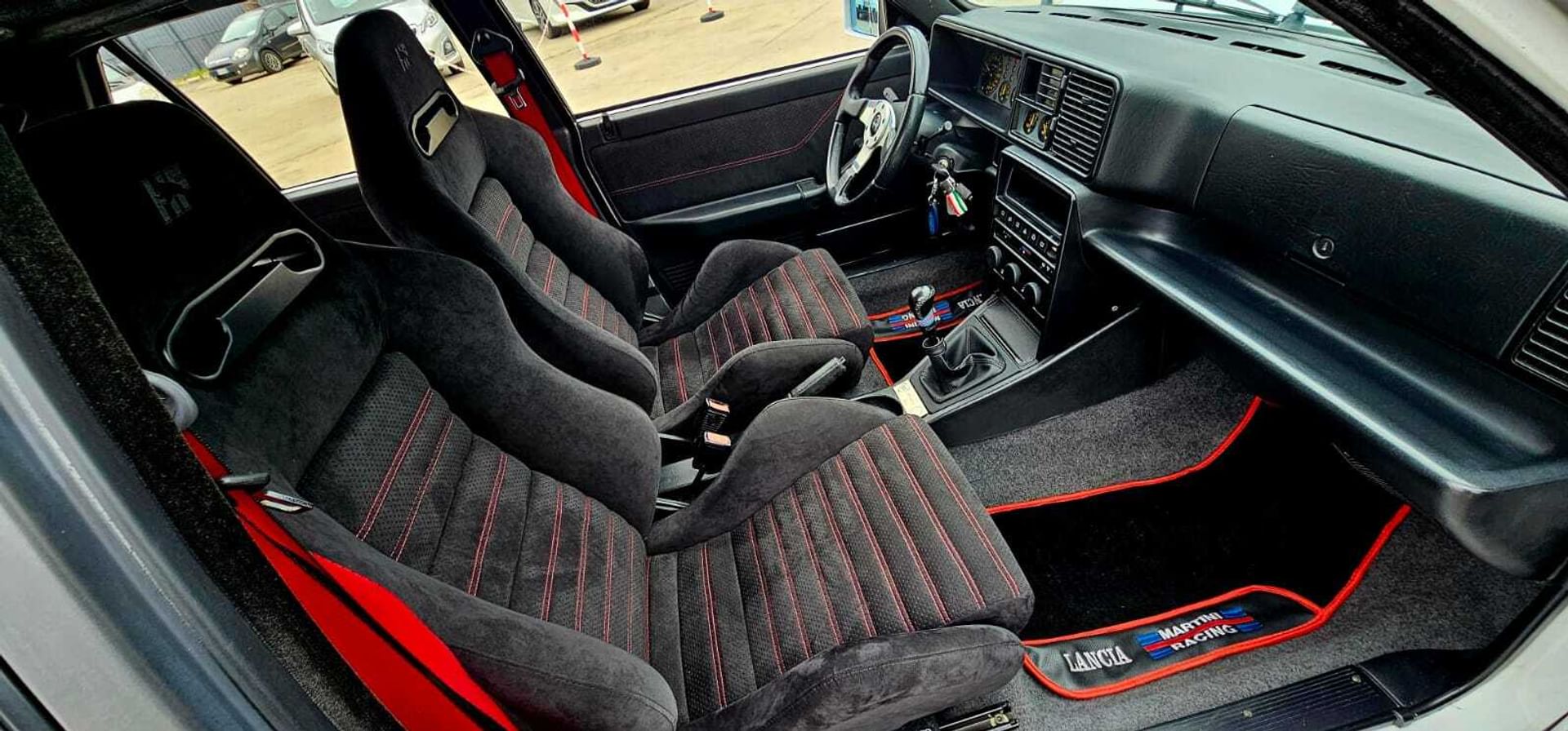 Lancia Delta HF Integrale EVO1