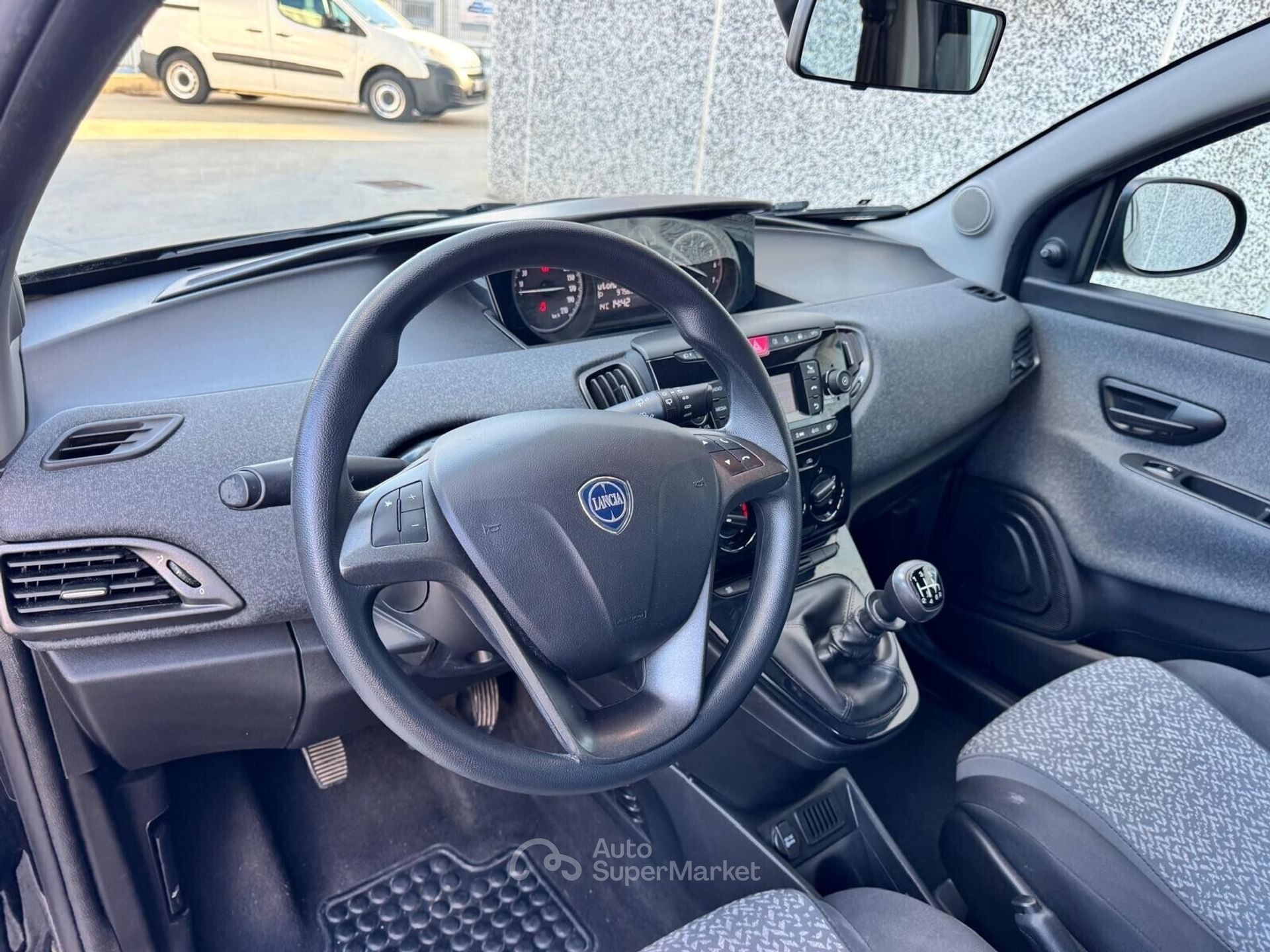 Lancia Ypsilon