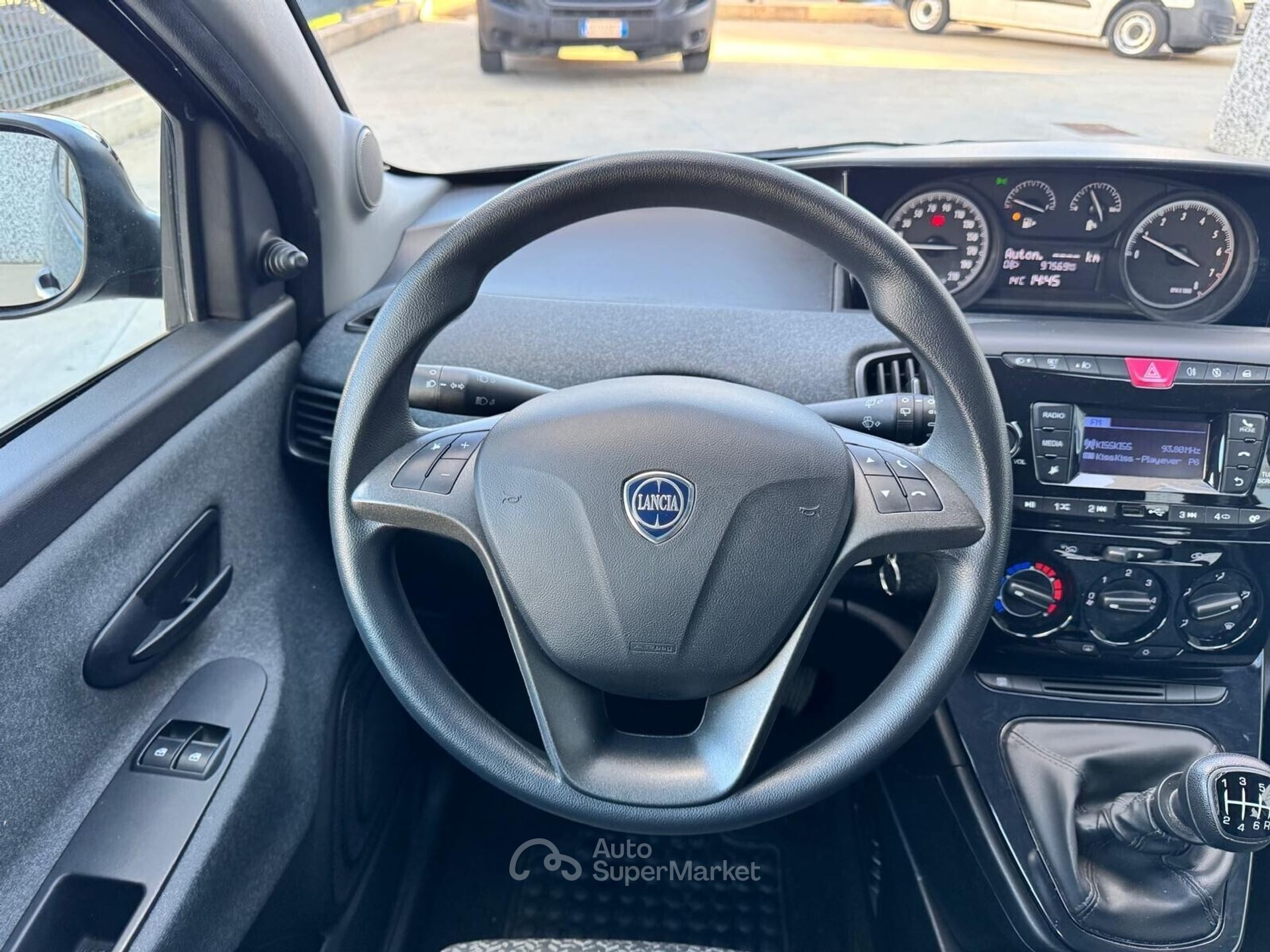 Lancia Ypsilon