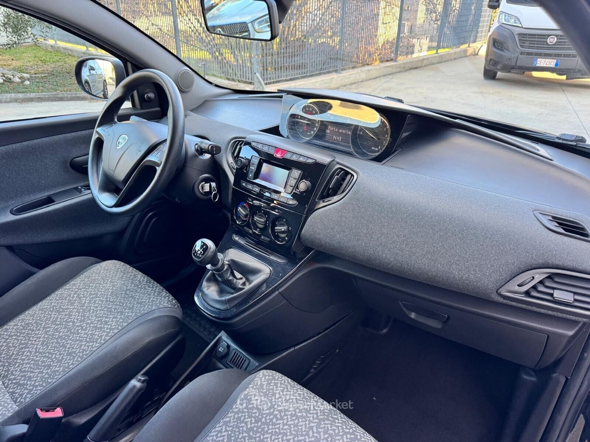 Lancia Ypsilon