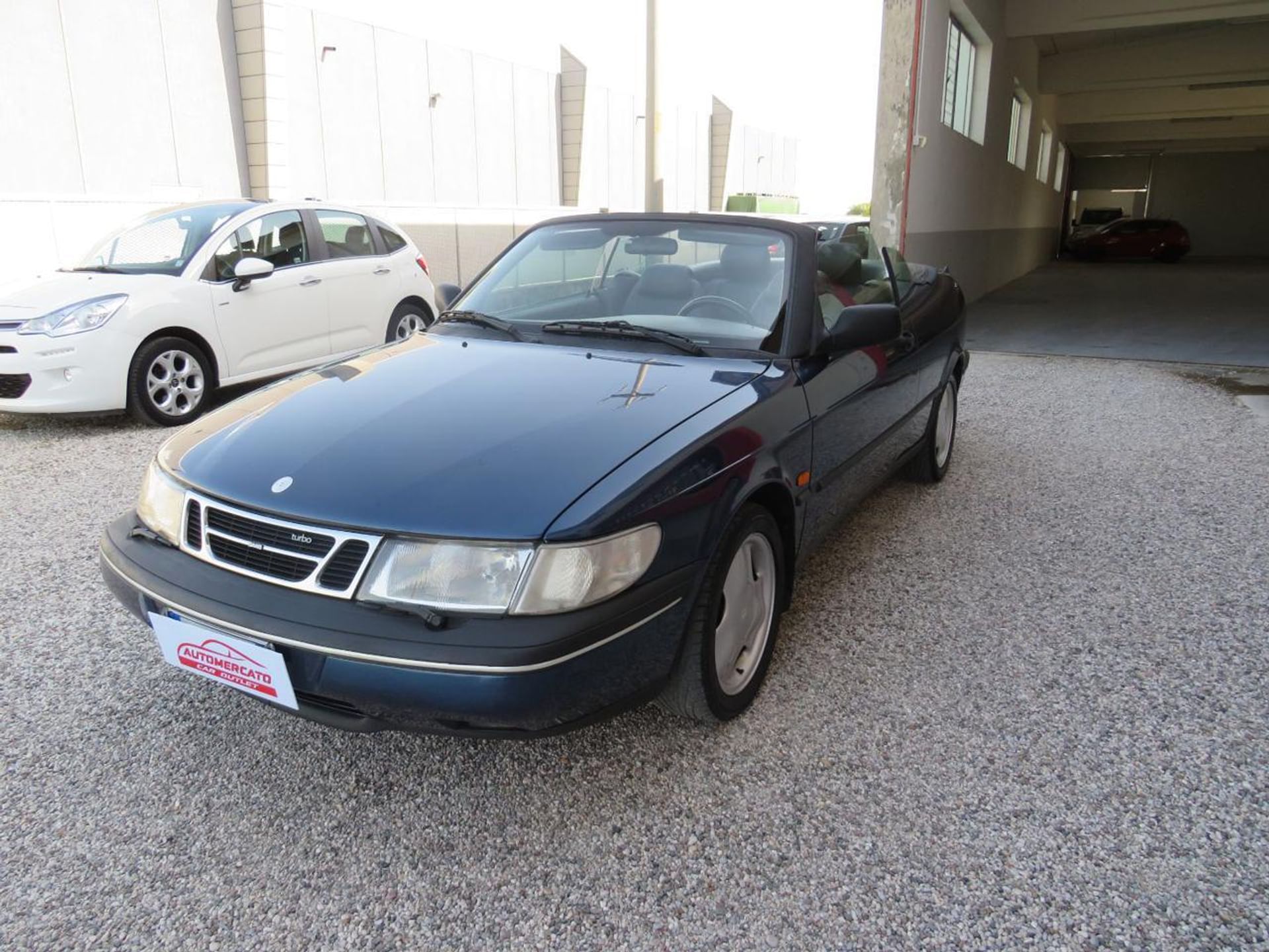 Saab 900