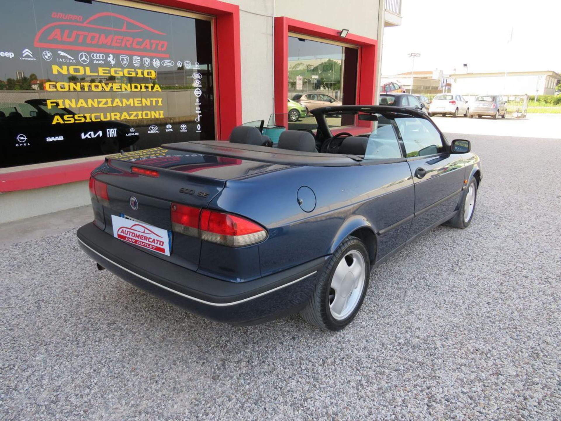 Saab 900