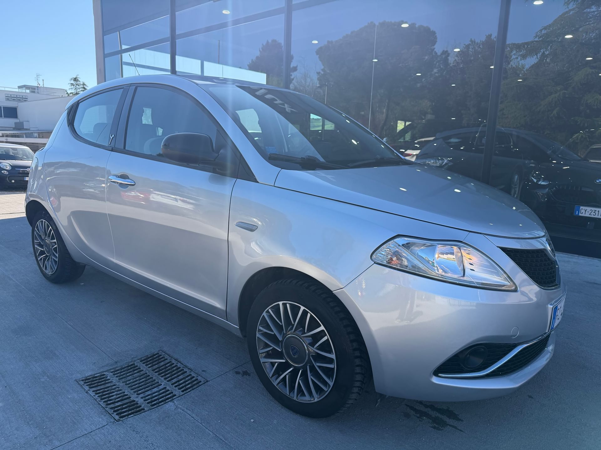 Lancia Ypsilon