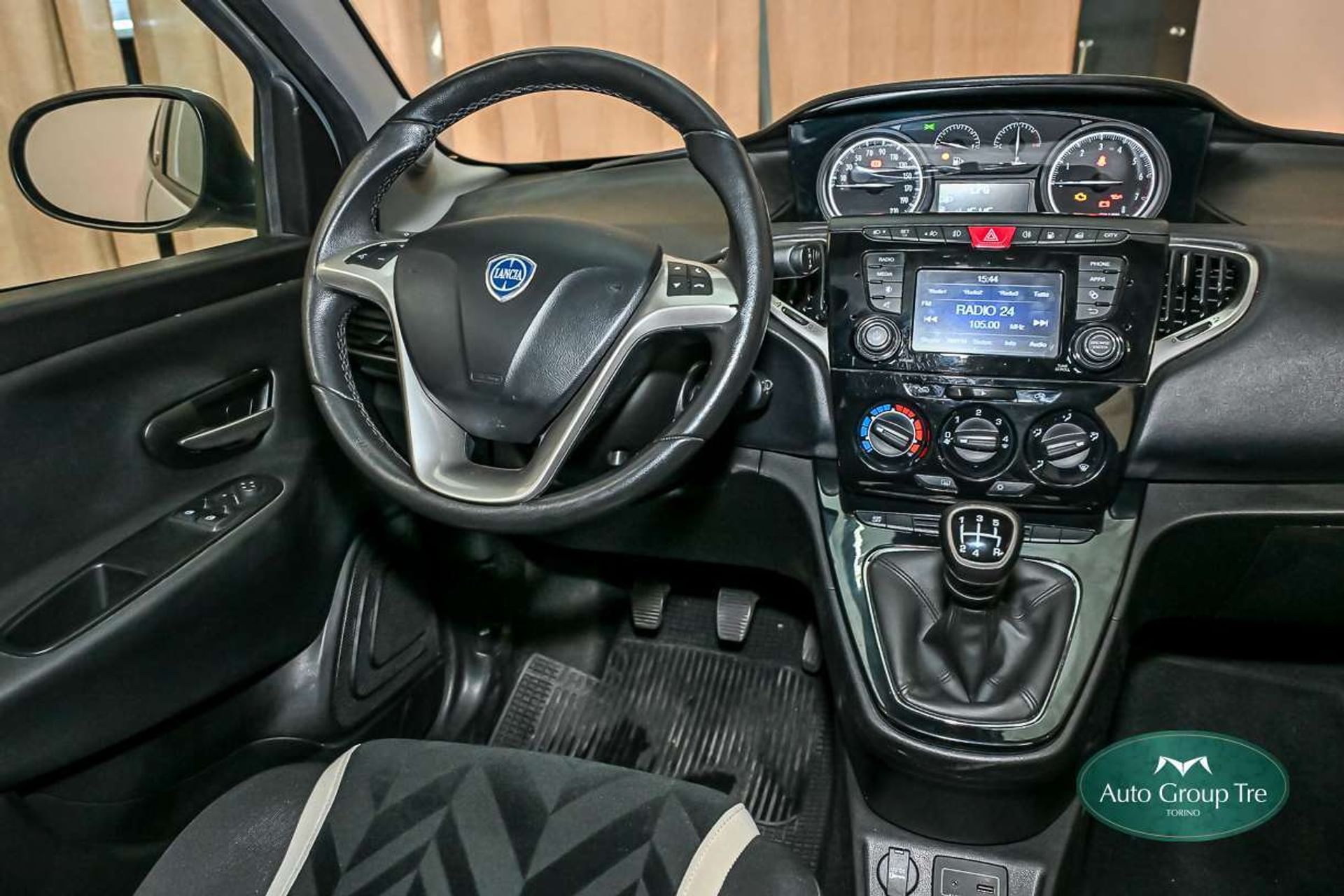 Lancia Ypsilon