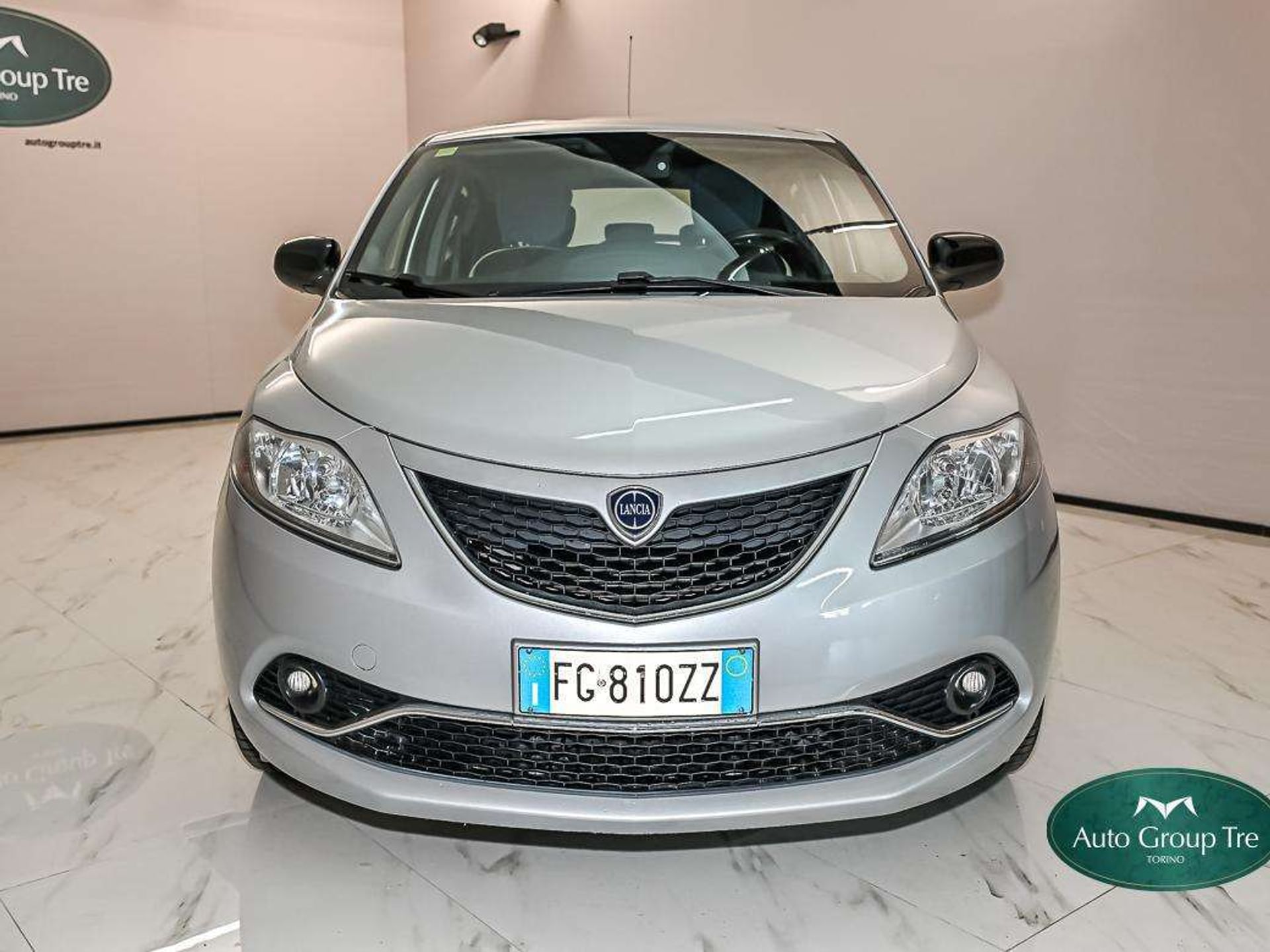 Lancia Ypsilon