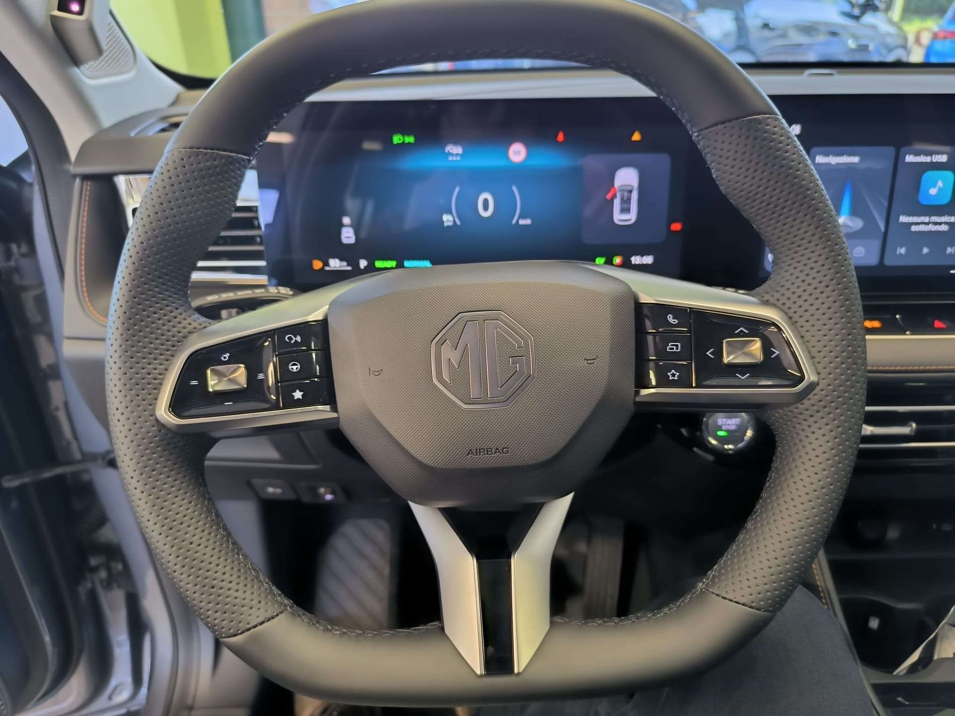 MG HS