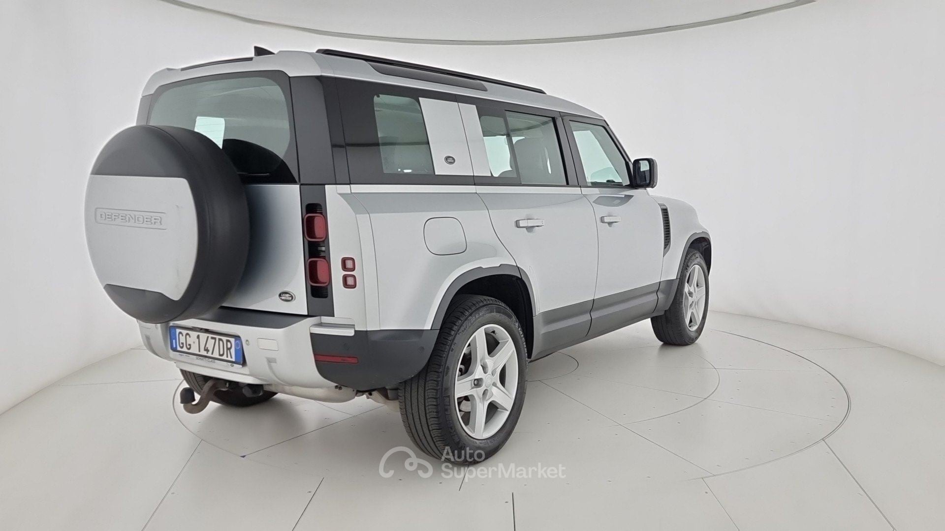 Land Rover Defender 110 3.0d i6 mhev SE awd 200cv N1 Autocarro Usata ...