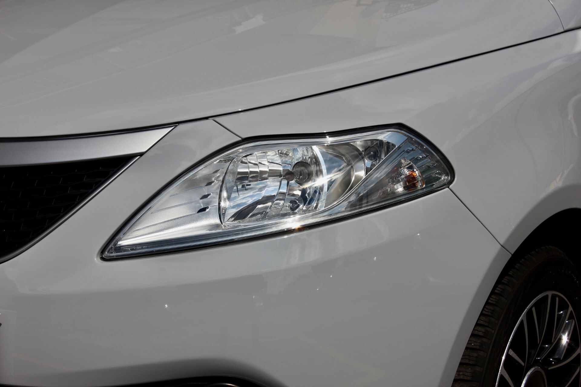 Lancia Ypsilon