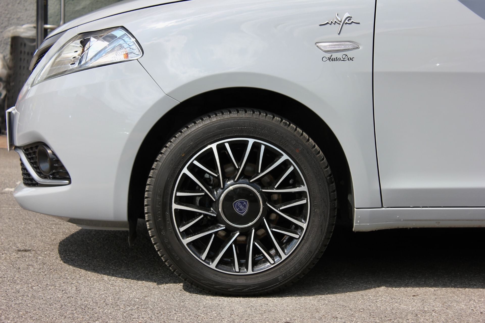 Lancia Ypsilon