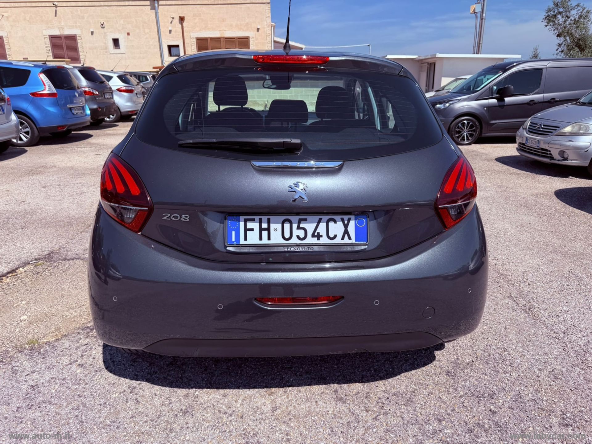 Peugeot 208