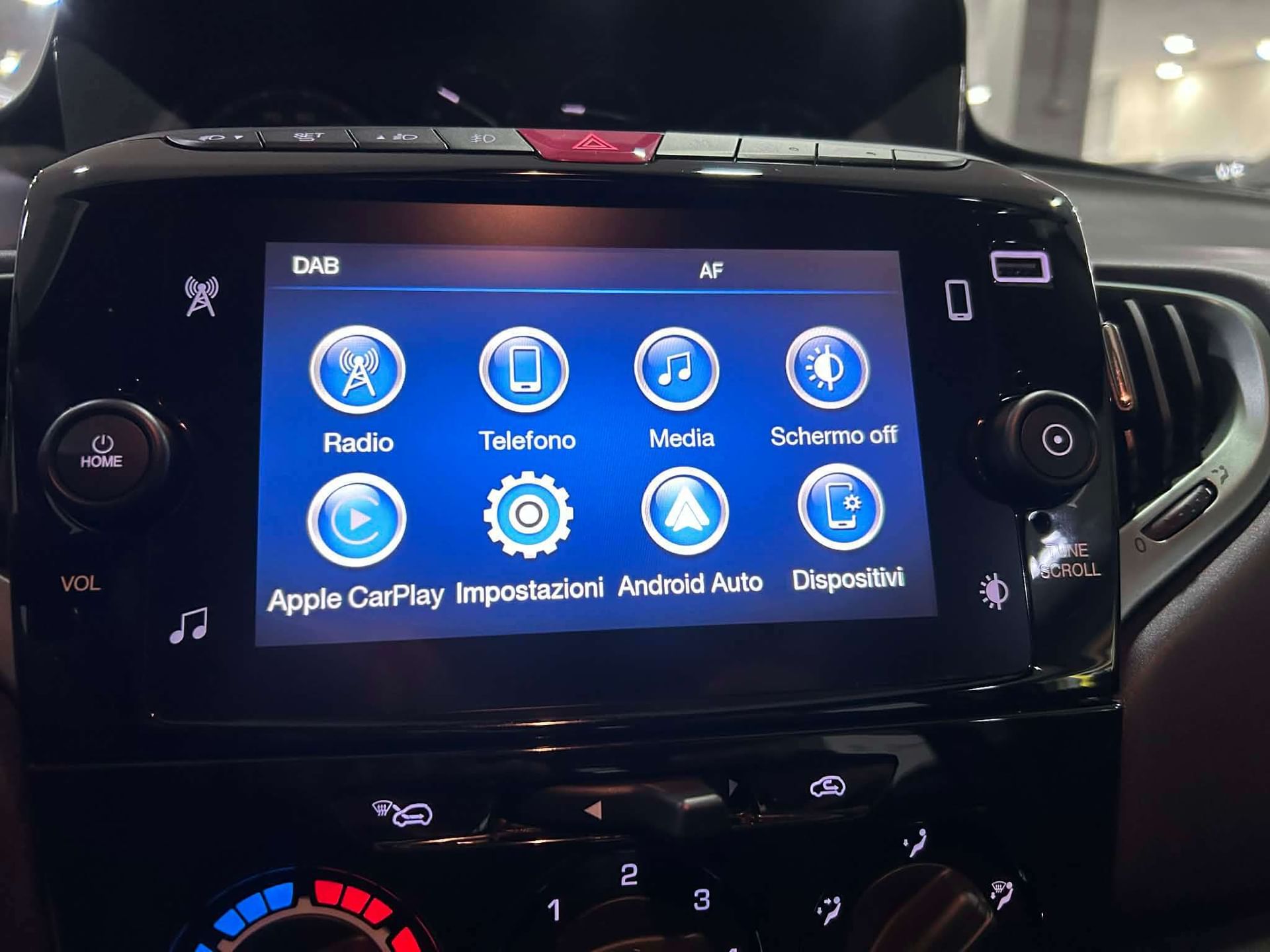 Lancia Ypsilon