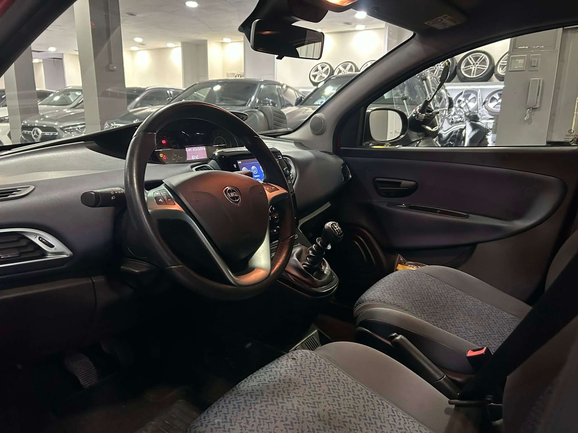 Lancia Ypsilon