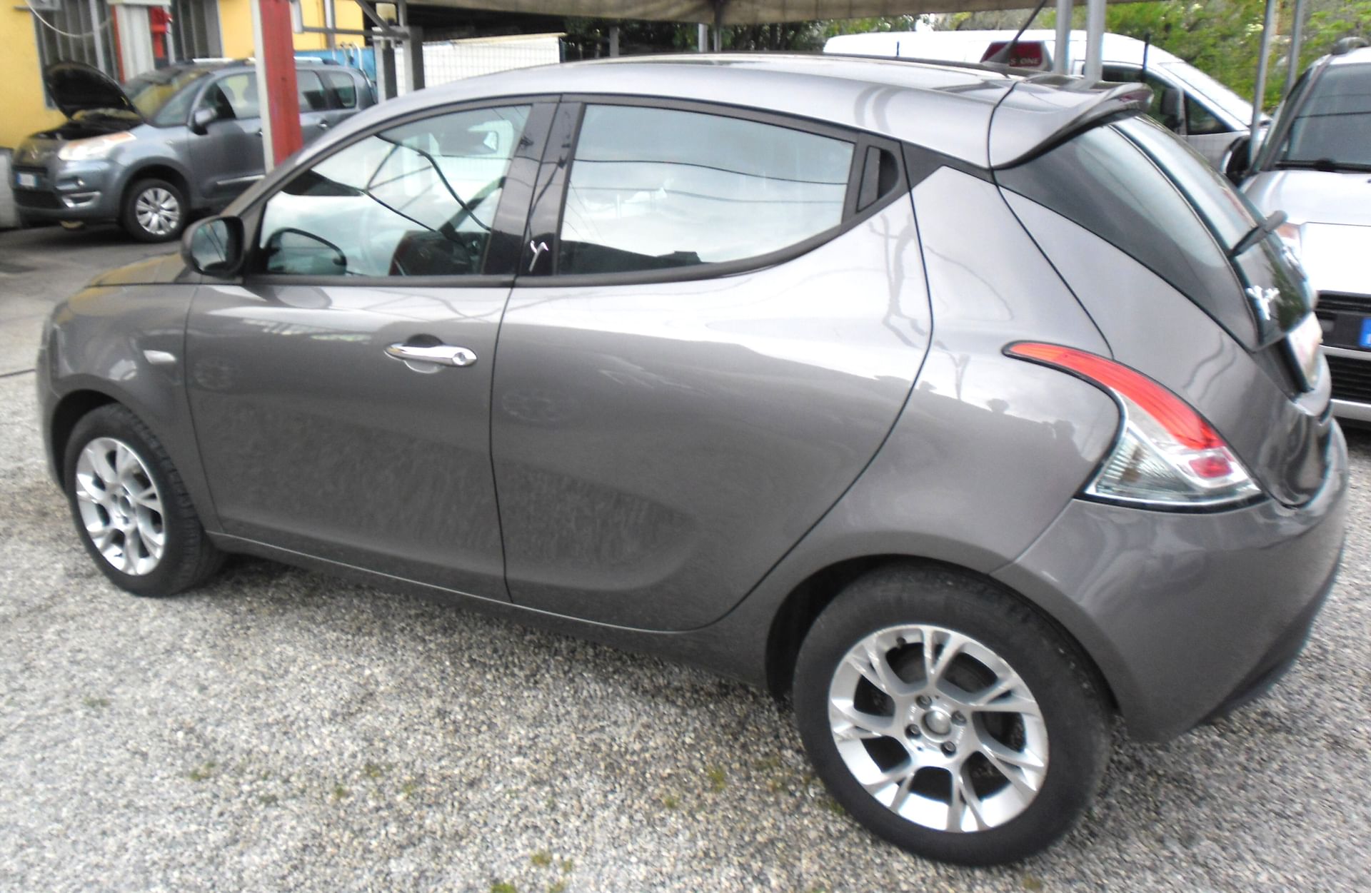 Lancia Ypsilon