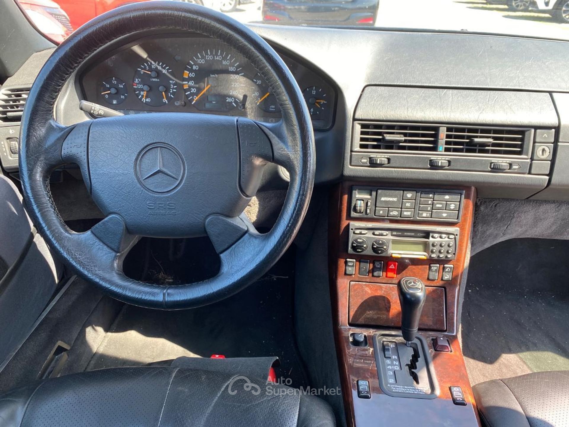 Mercedes-Benz SL 320
