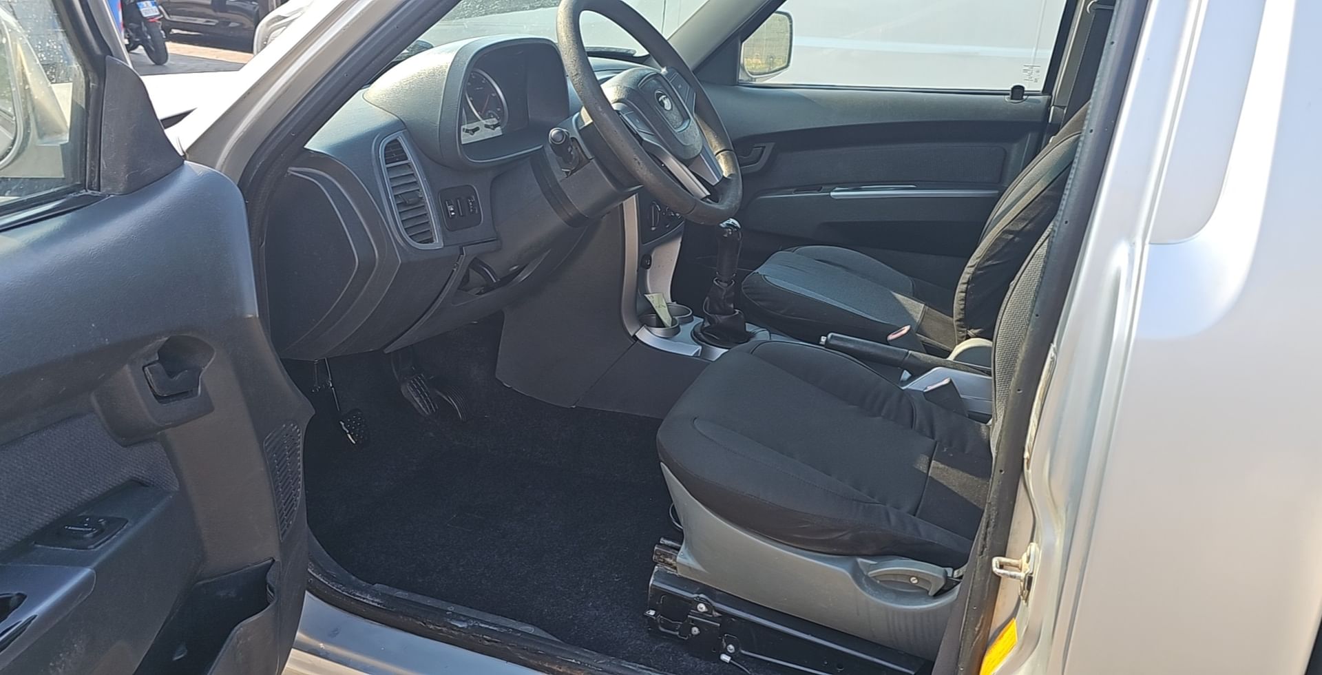 Tata Xenon