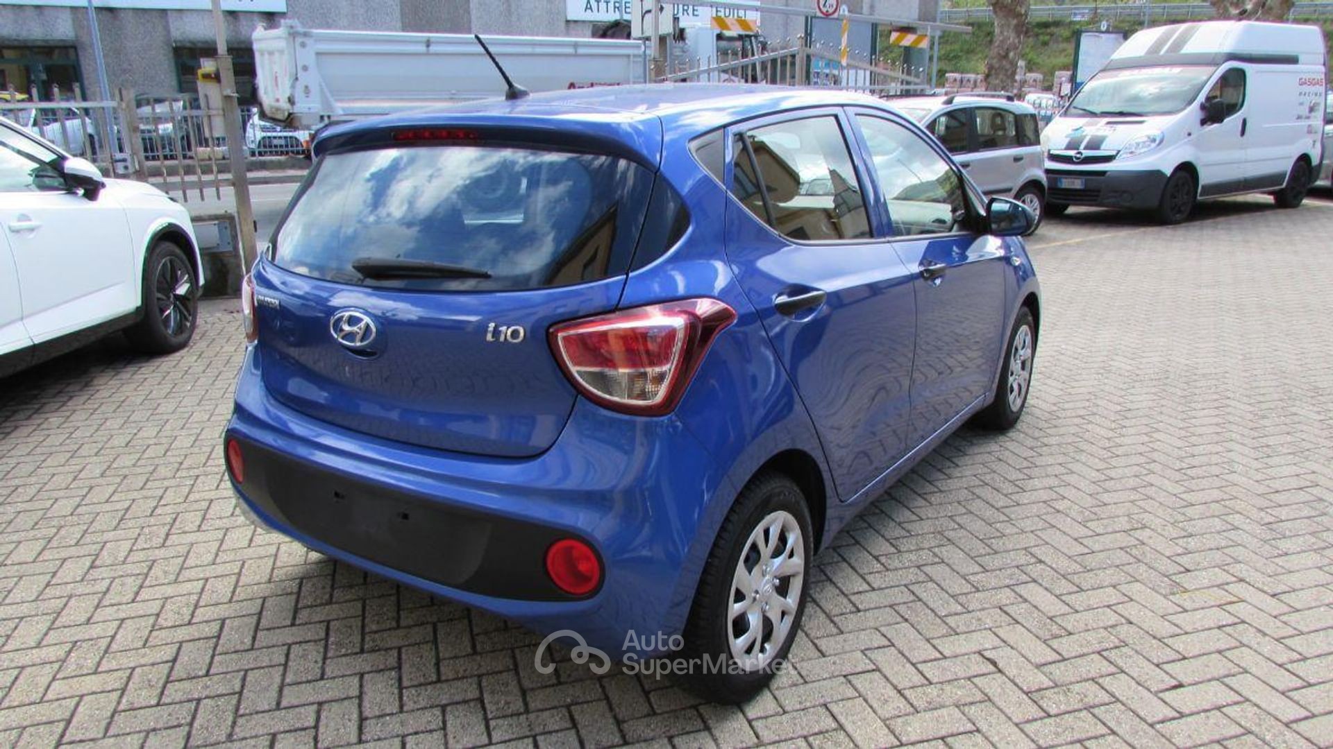 Hyundai i10