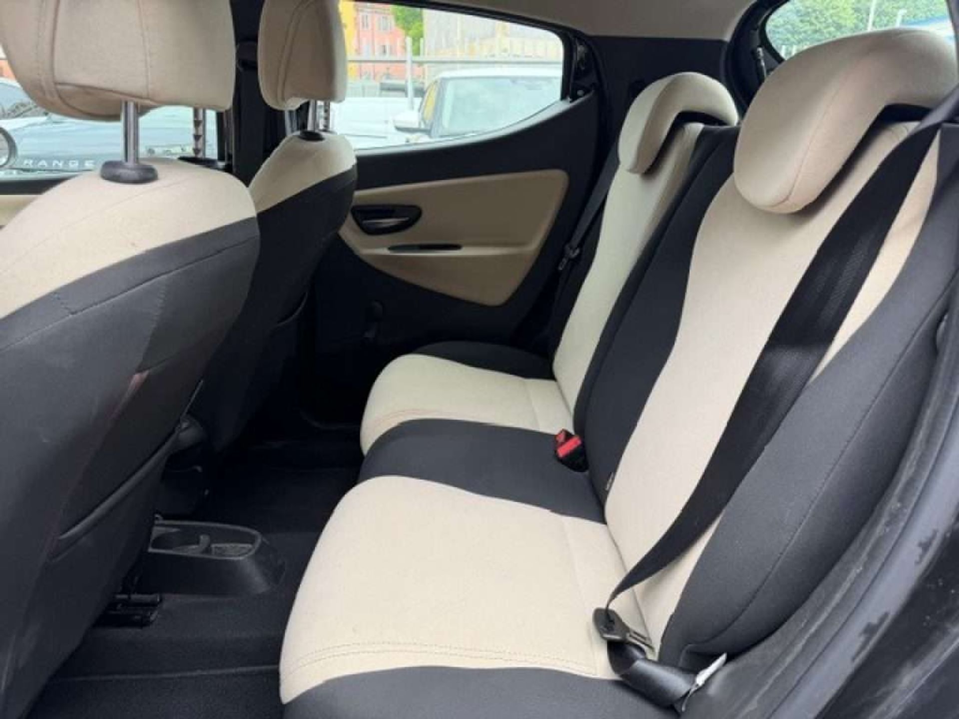 Lancia Ypsilon