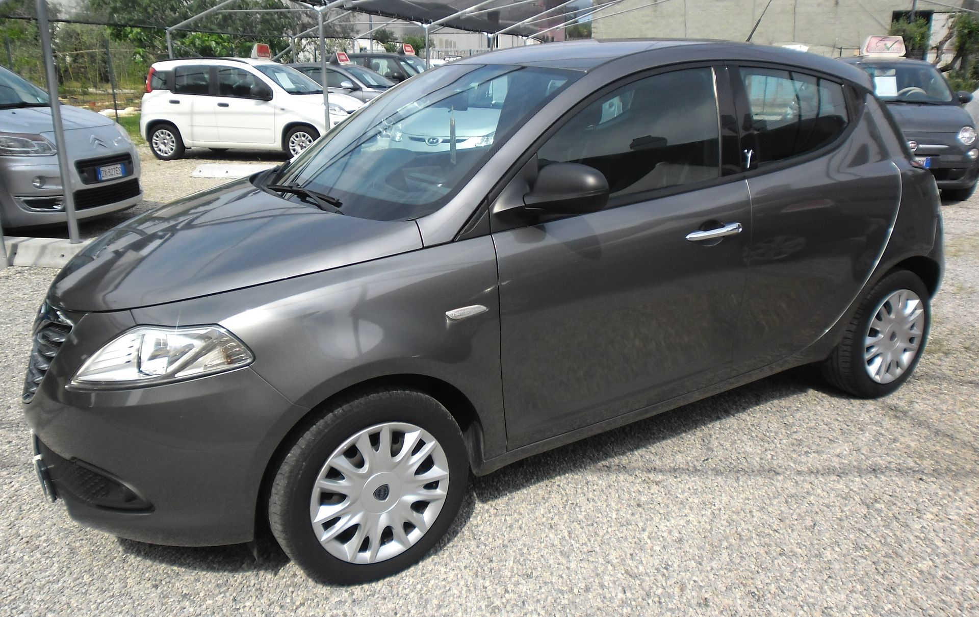Lancia Ypsilon