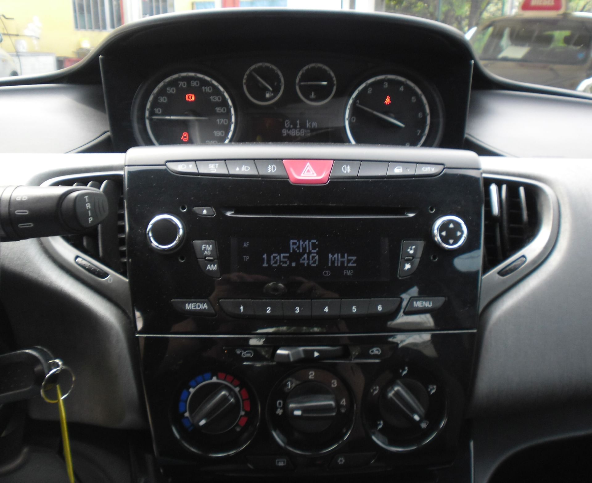 Lancia Ypsilon