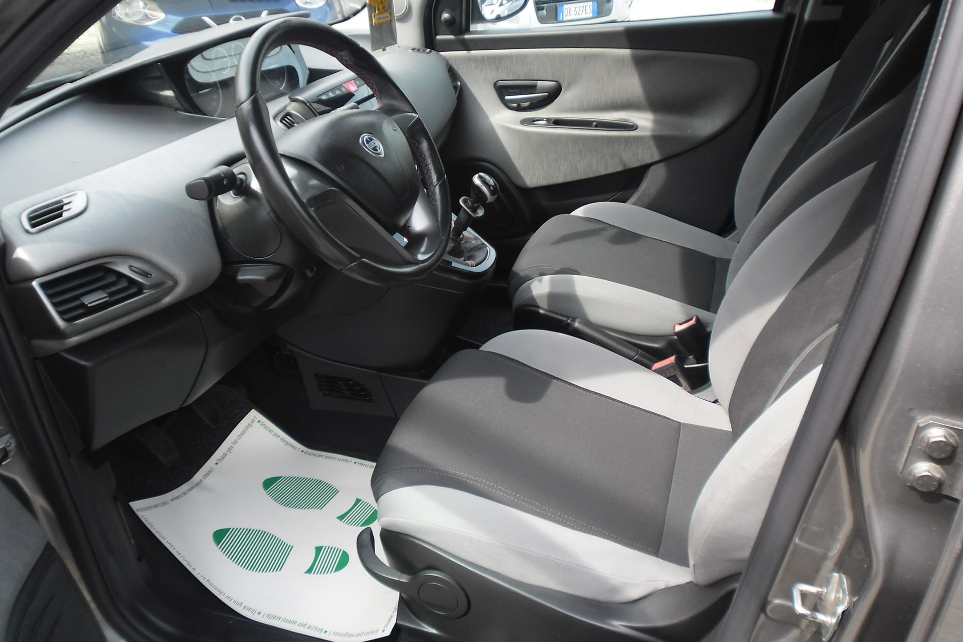 Lancia Ypsilon