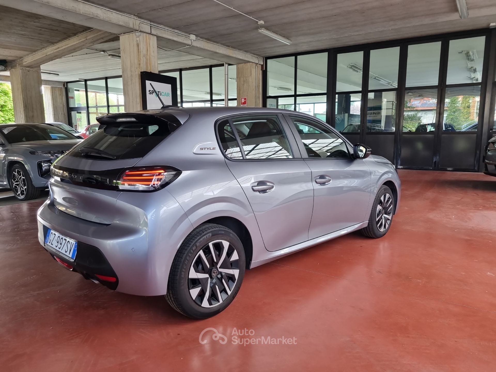 Peugeot 208
