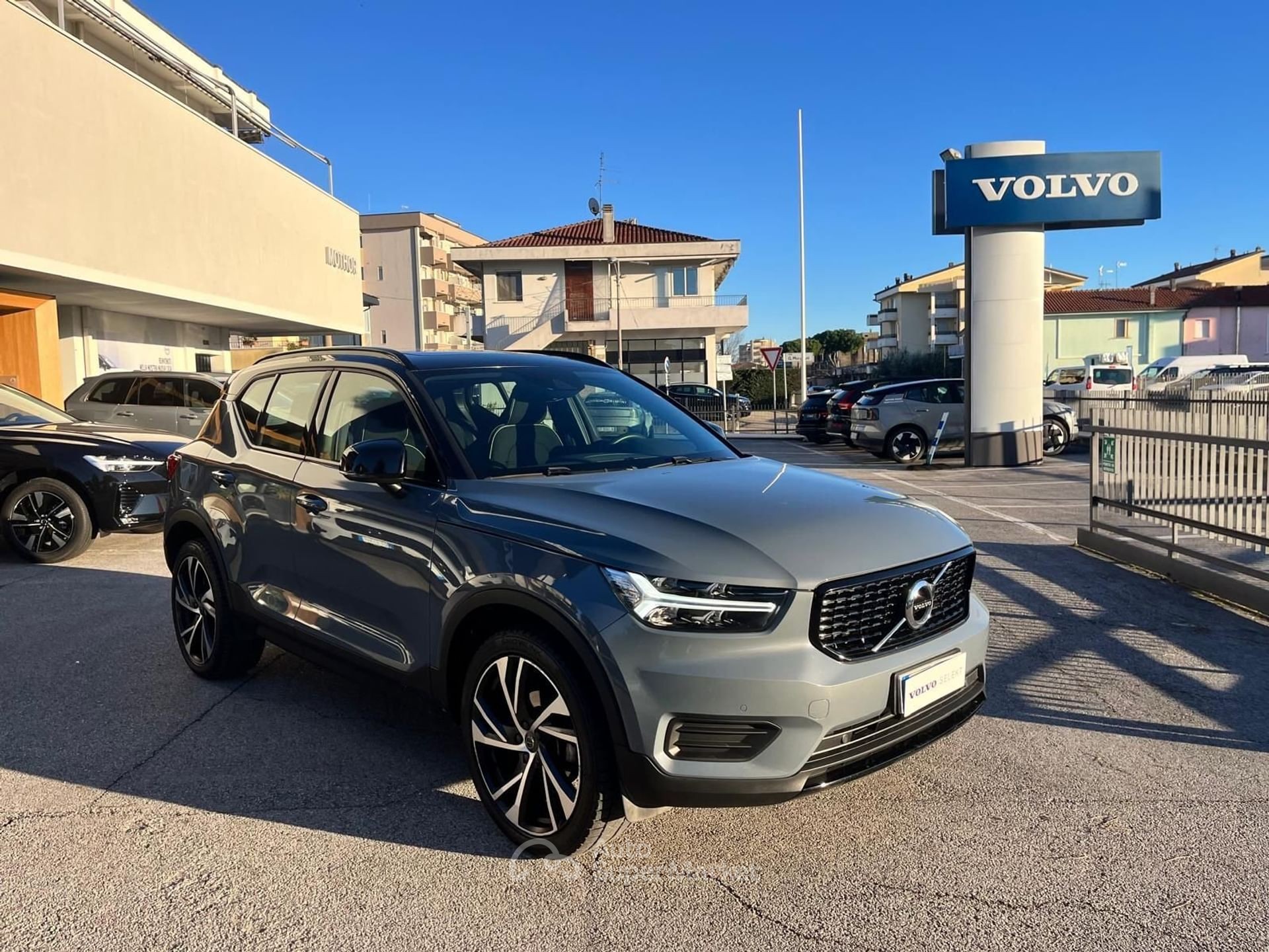 Xc40 R Design T3 Volvo XC40 XC40 1.5 t3 R-design 163cv auto my21 - VETTURA IN CONTO ...