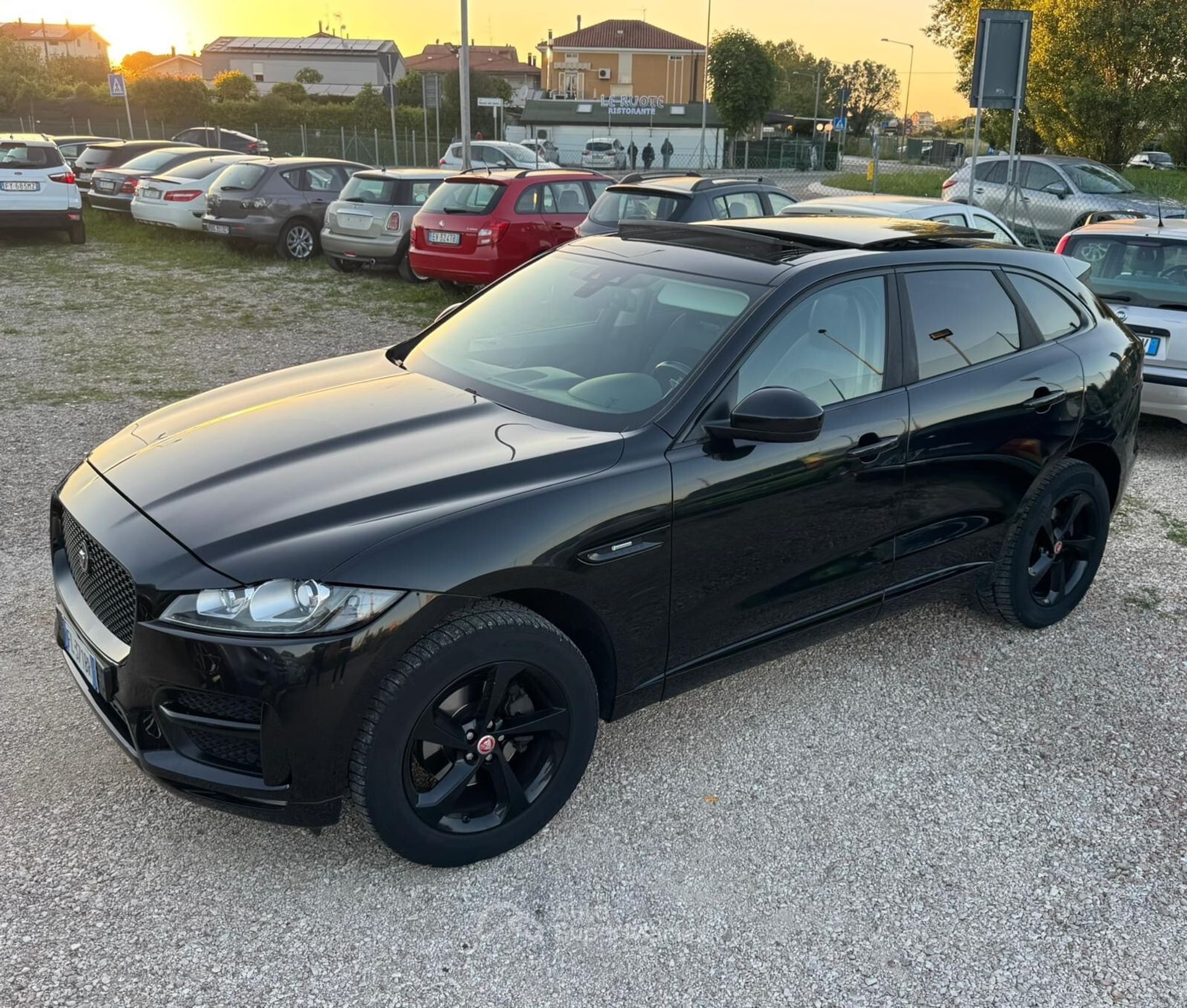 Jaguar F-Pace