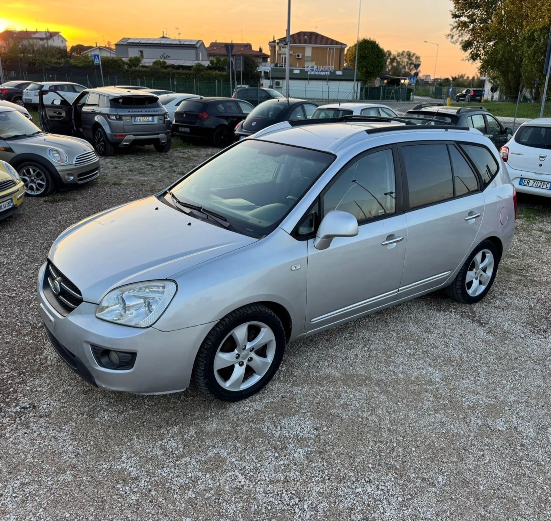 Kia Carens