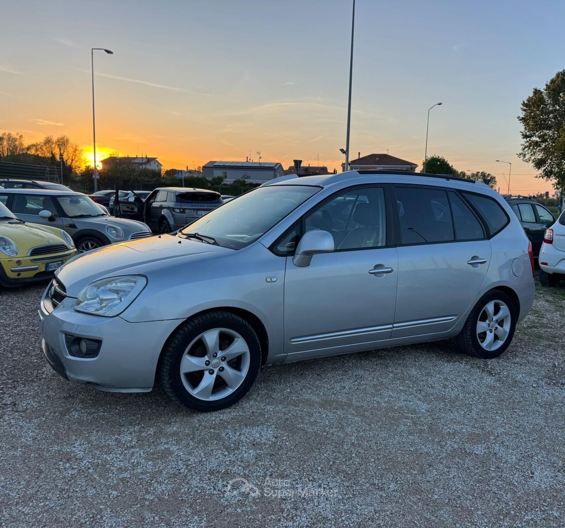 Kia Carens
