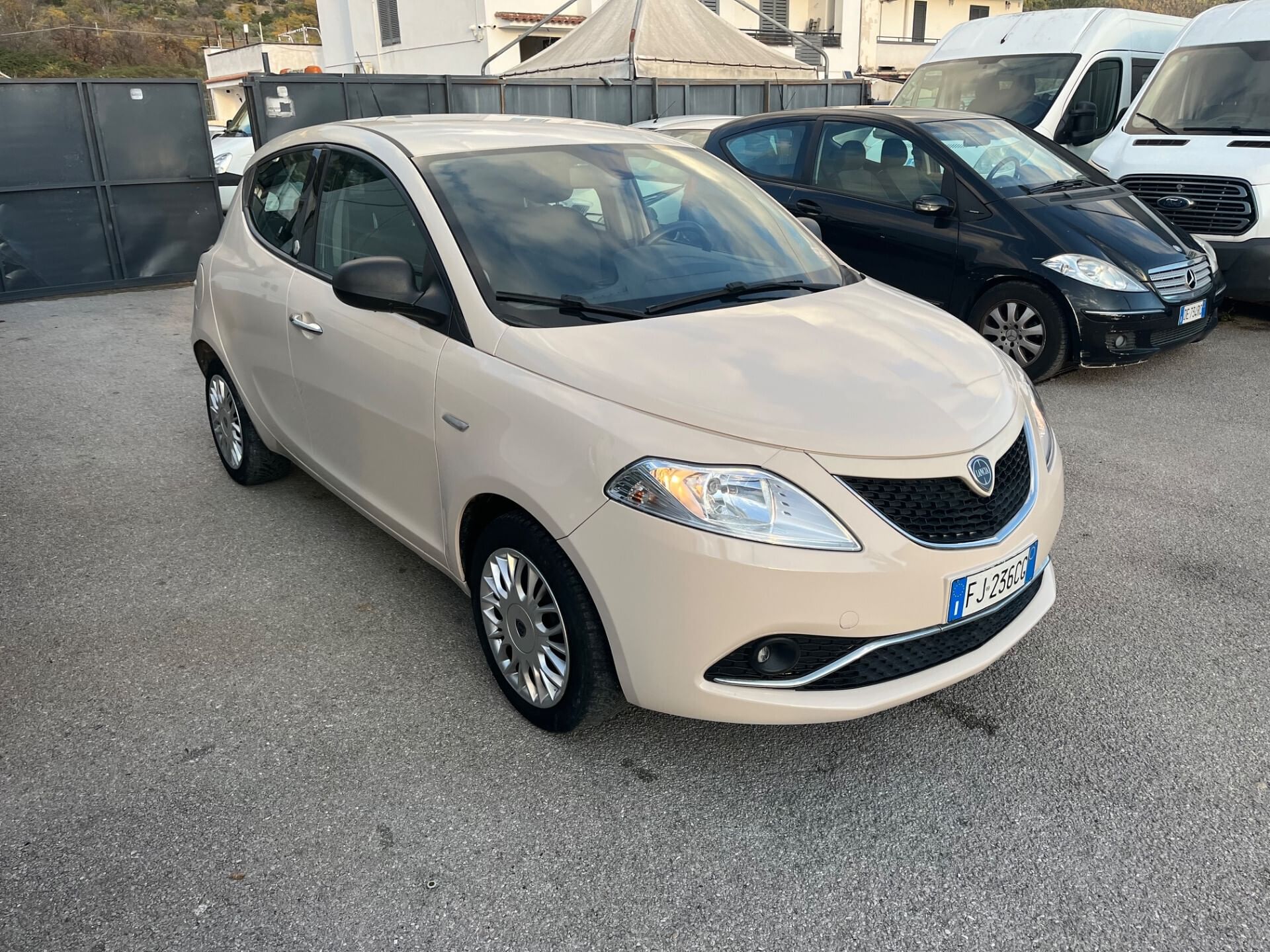 Lancia Ypsilon