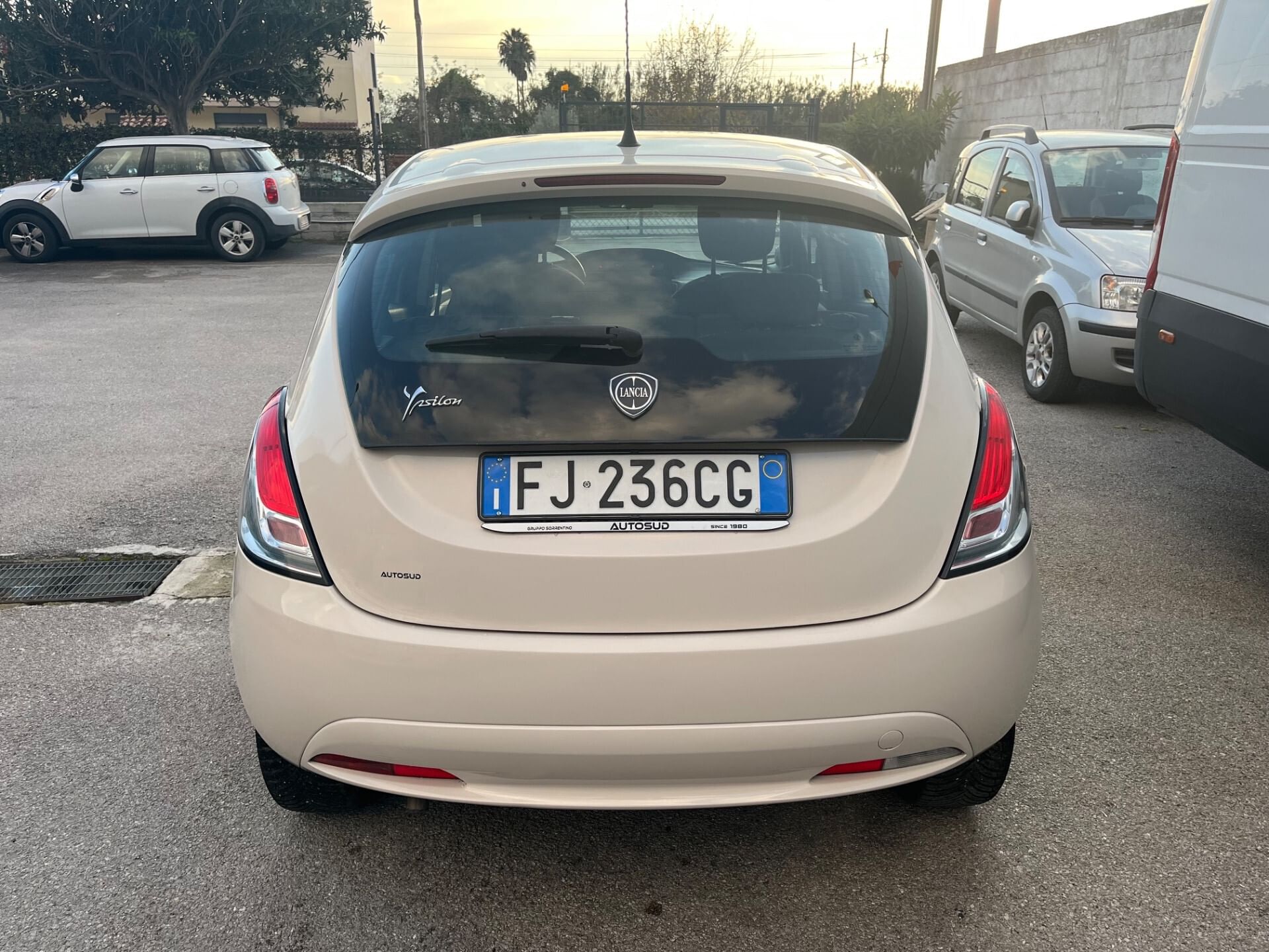 Lancia Ypsilon