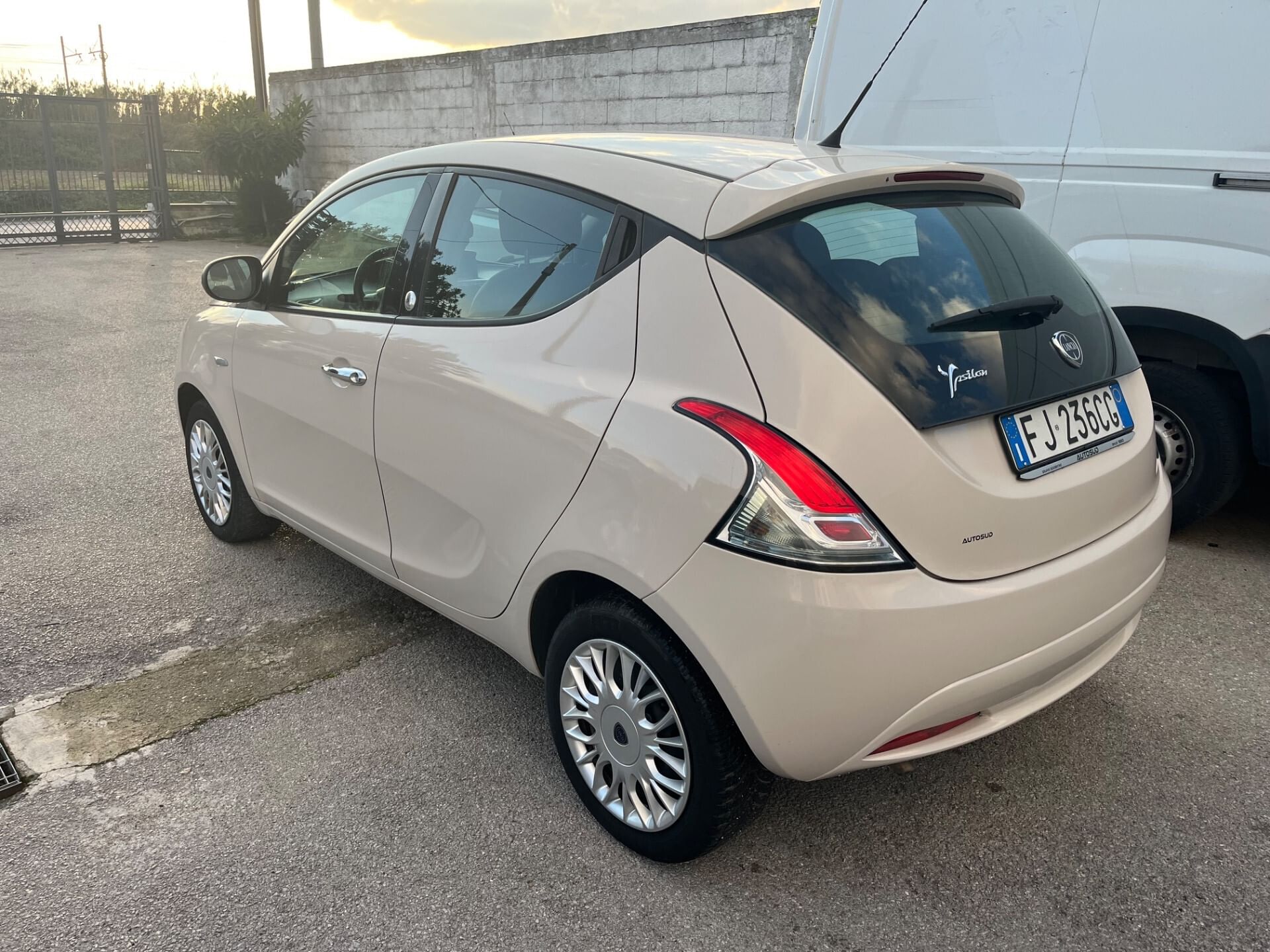 Lancia Ypsilon