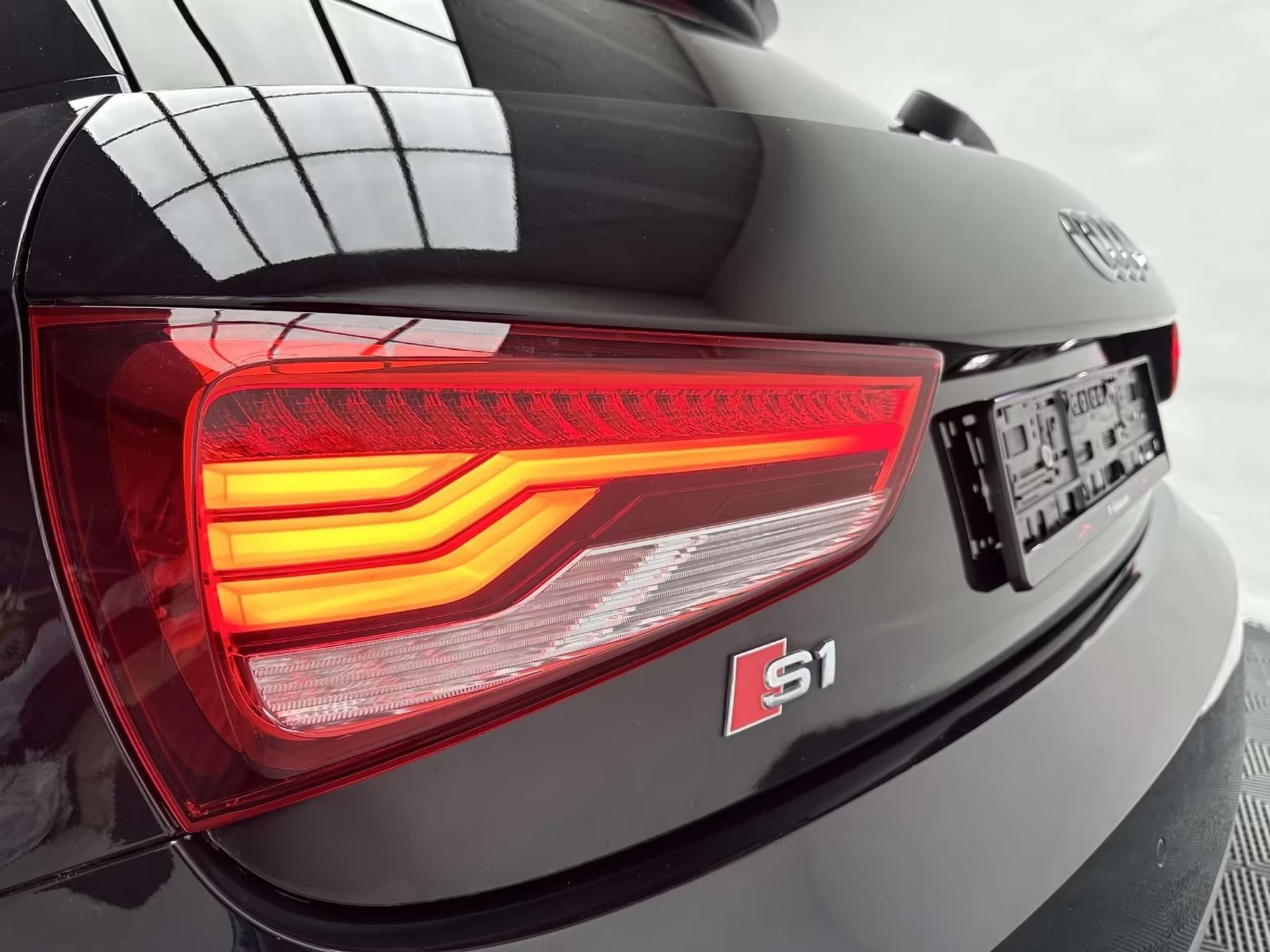 Audi S1