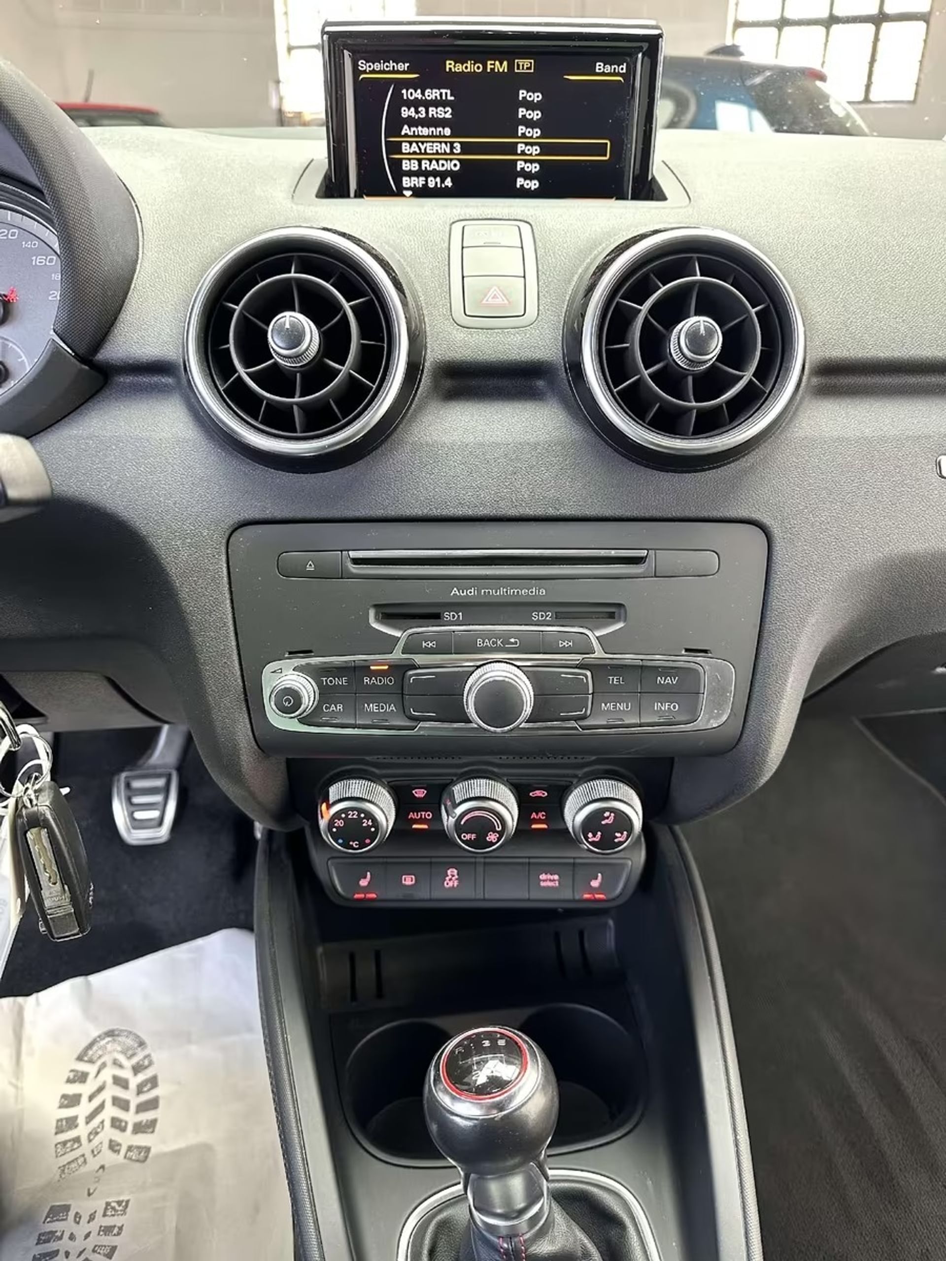 Audi S1