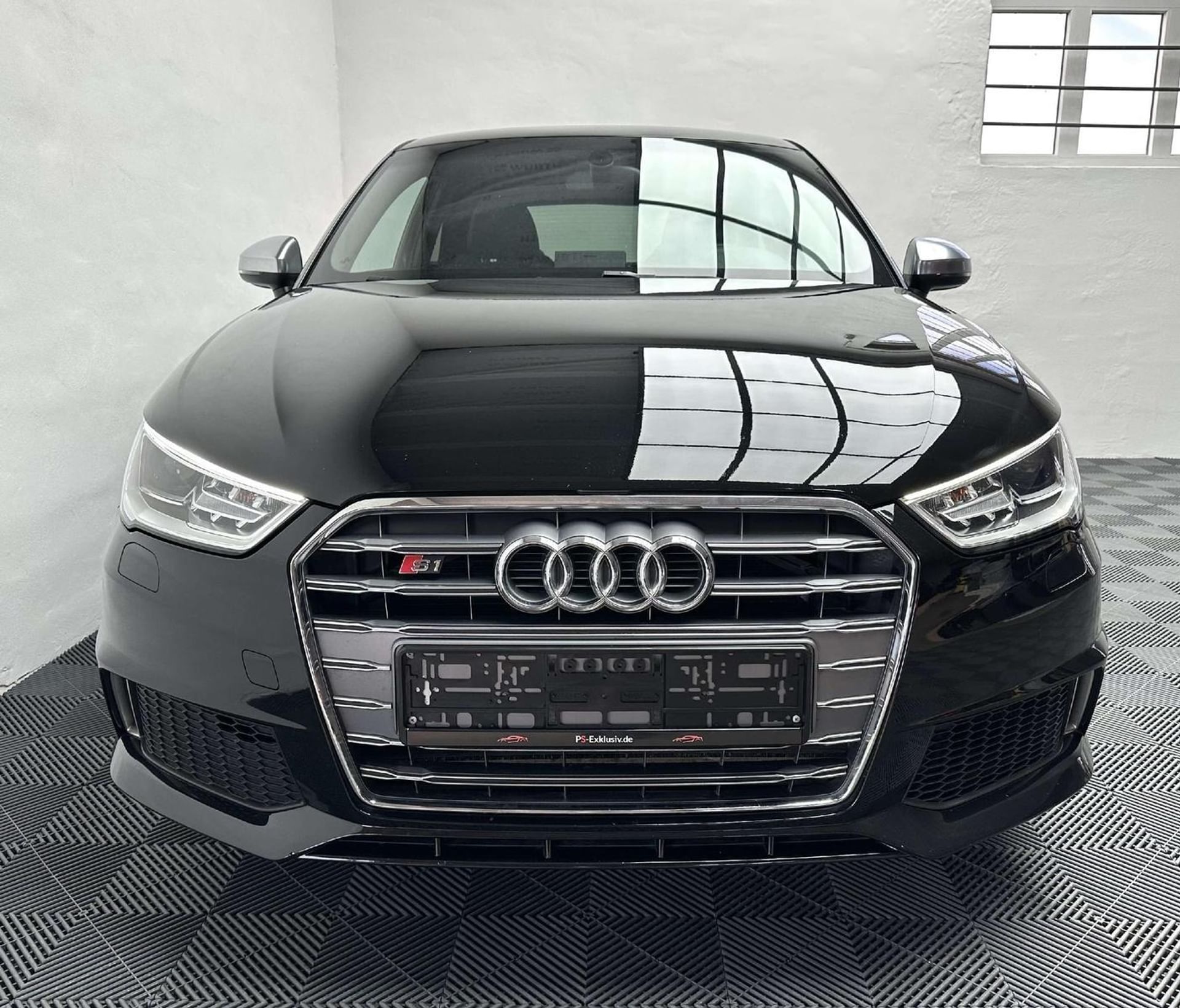 Audi S1