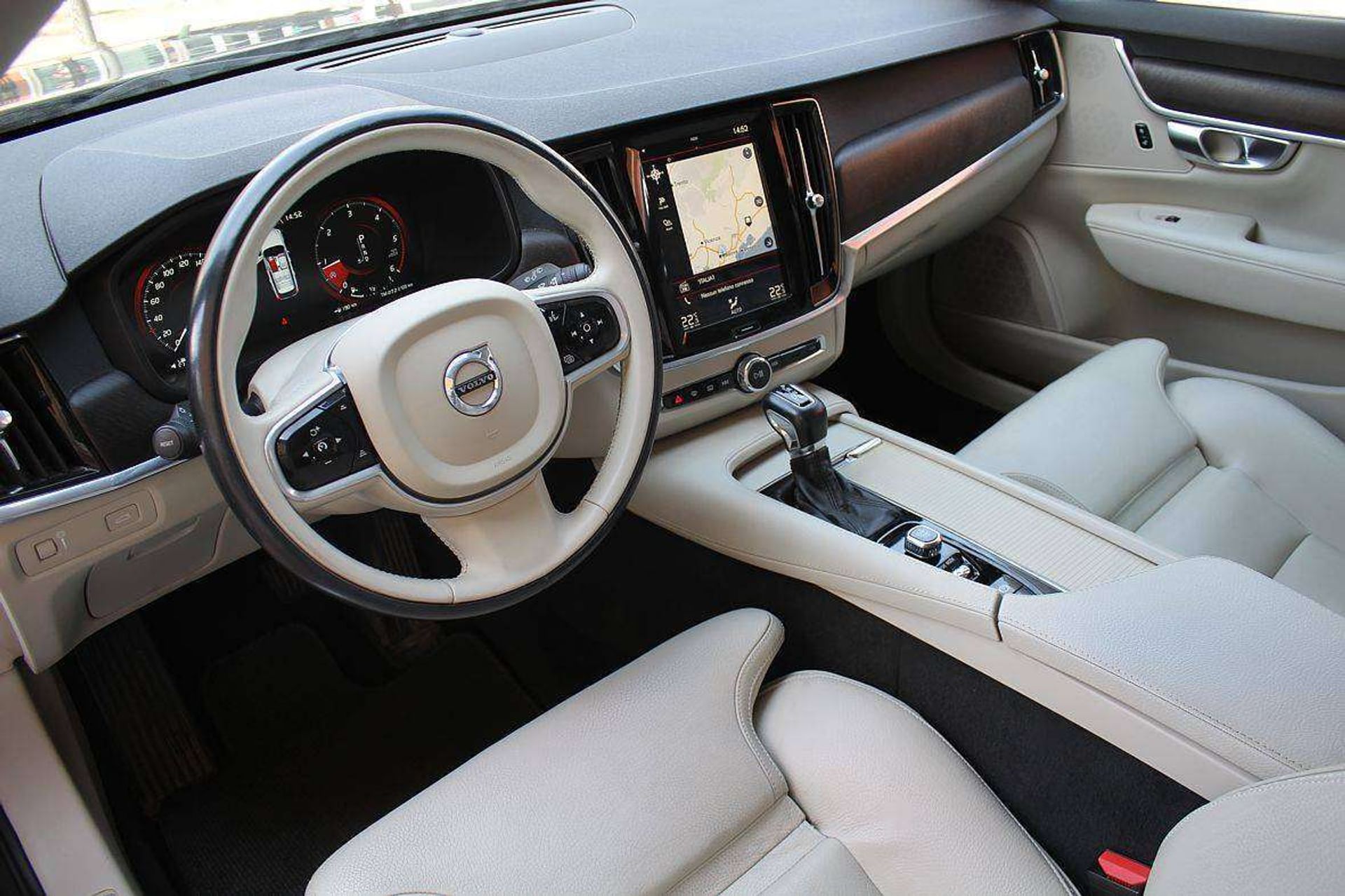 Volvo V90 Cross Country